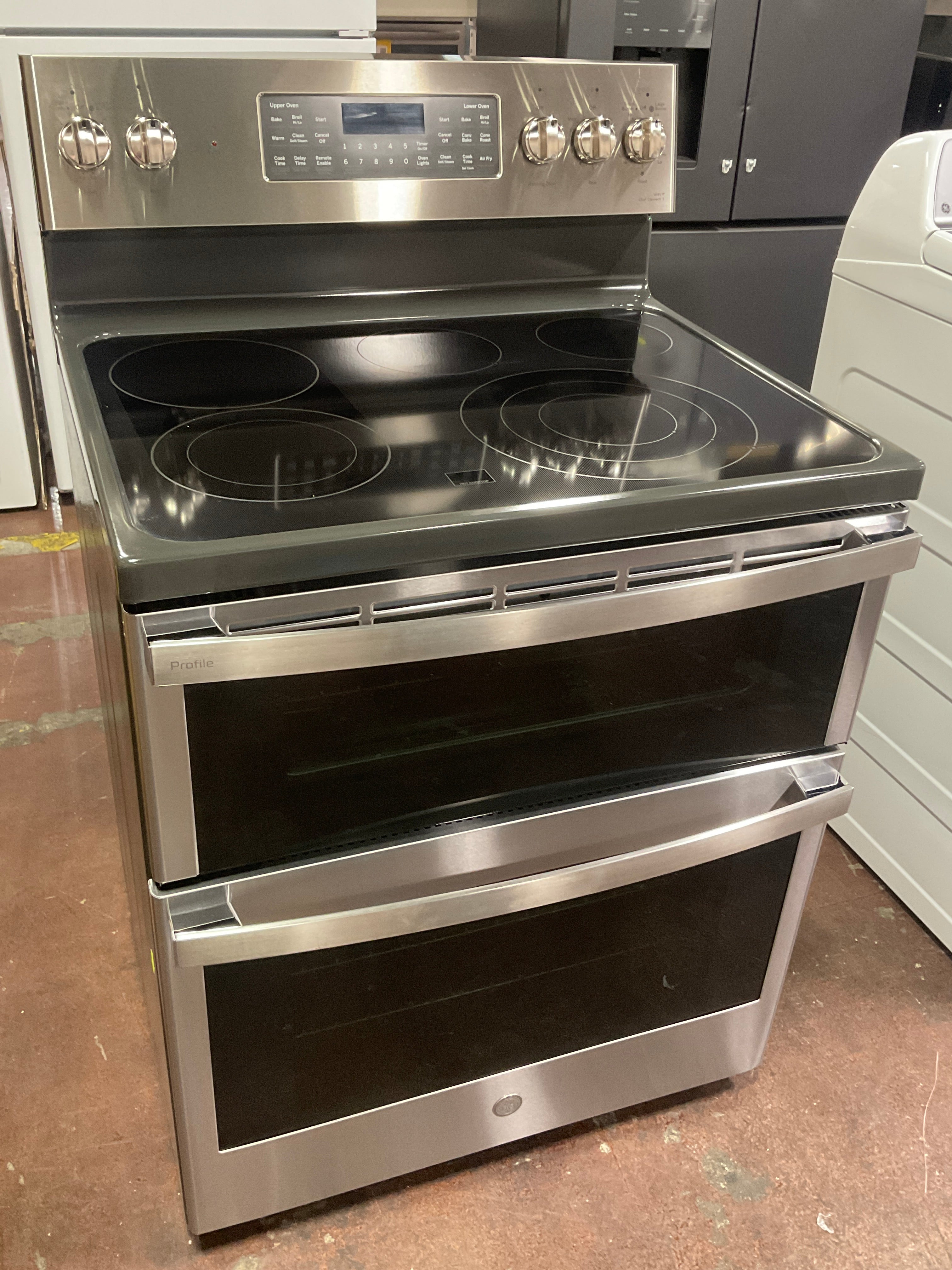 Front view, oven-door closed