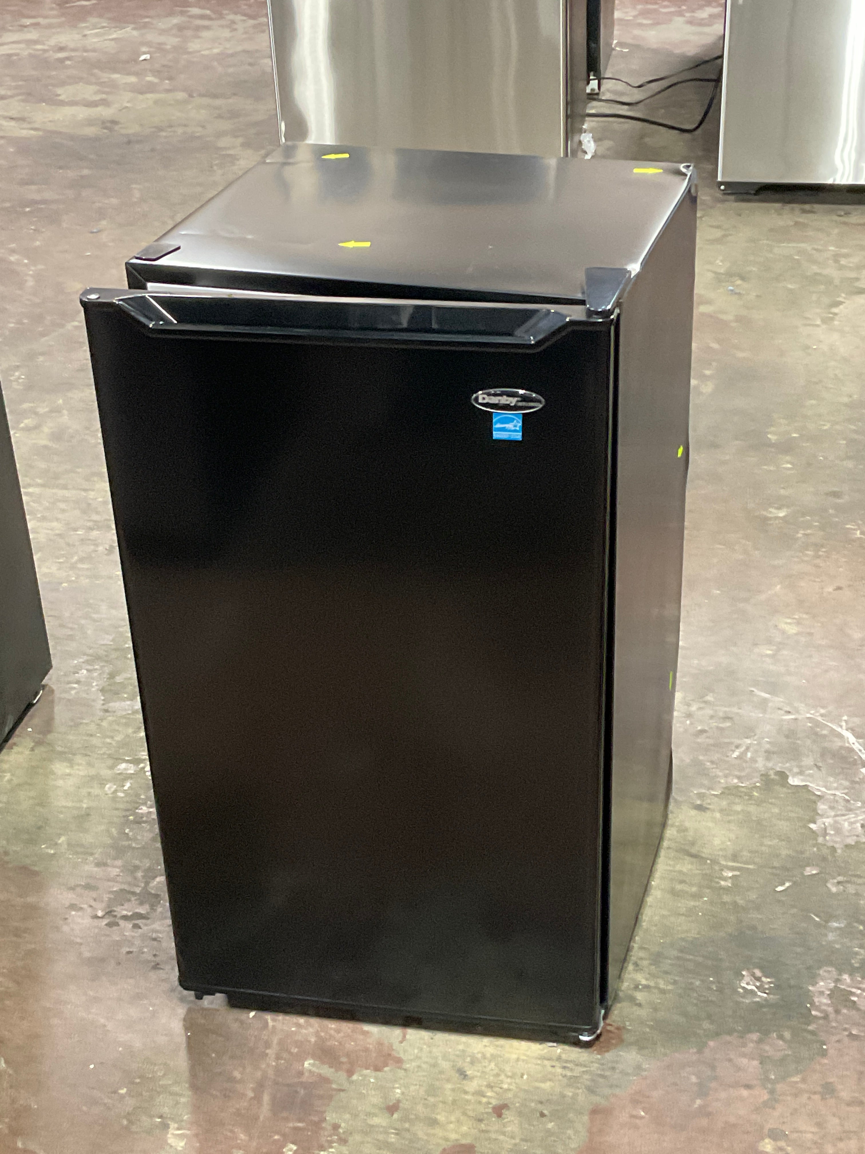 Front view, door closed