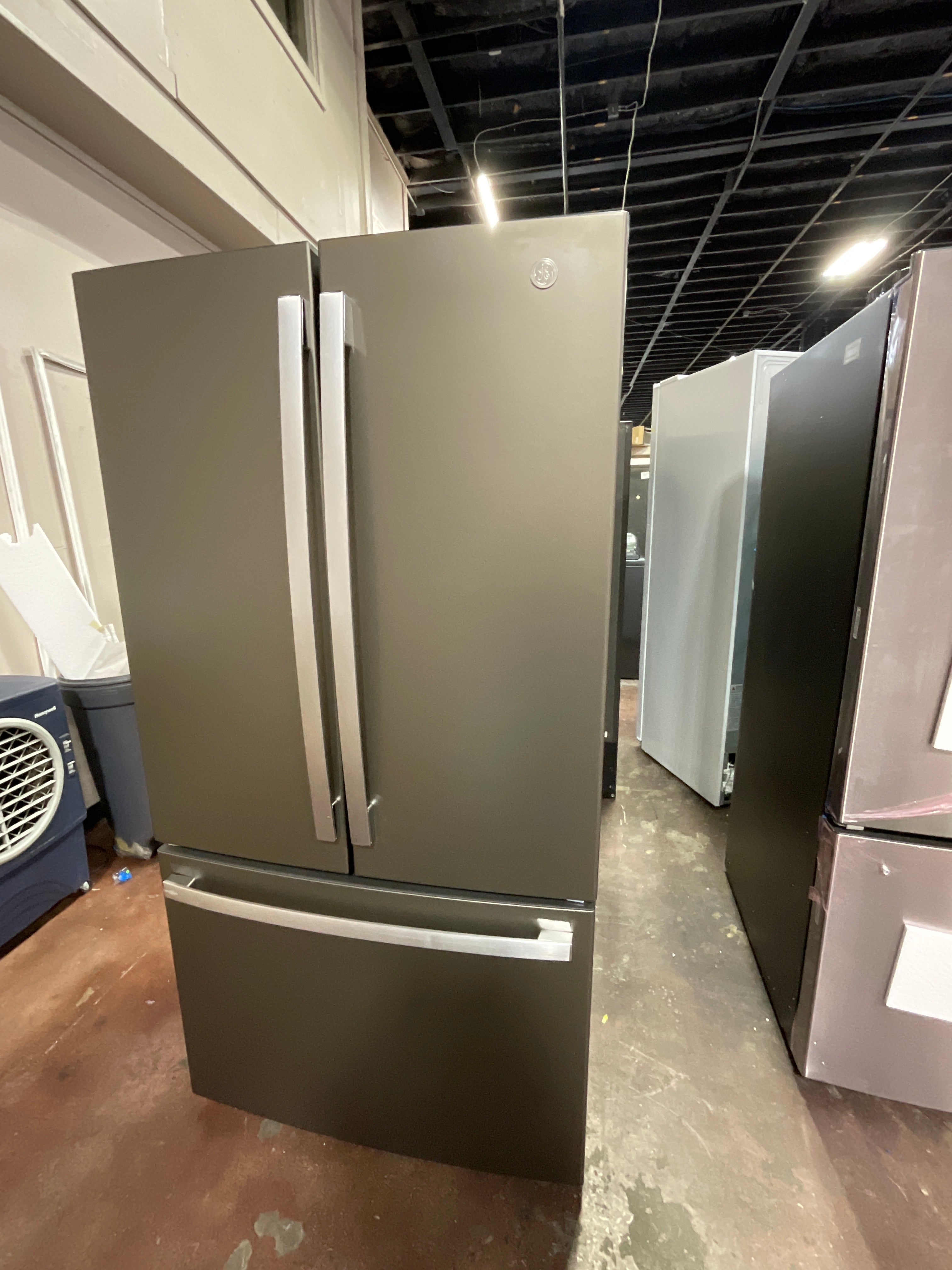 Front view, door closed