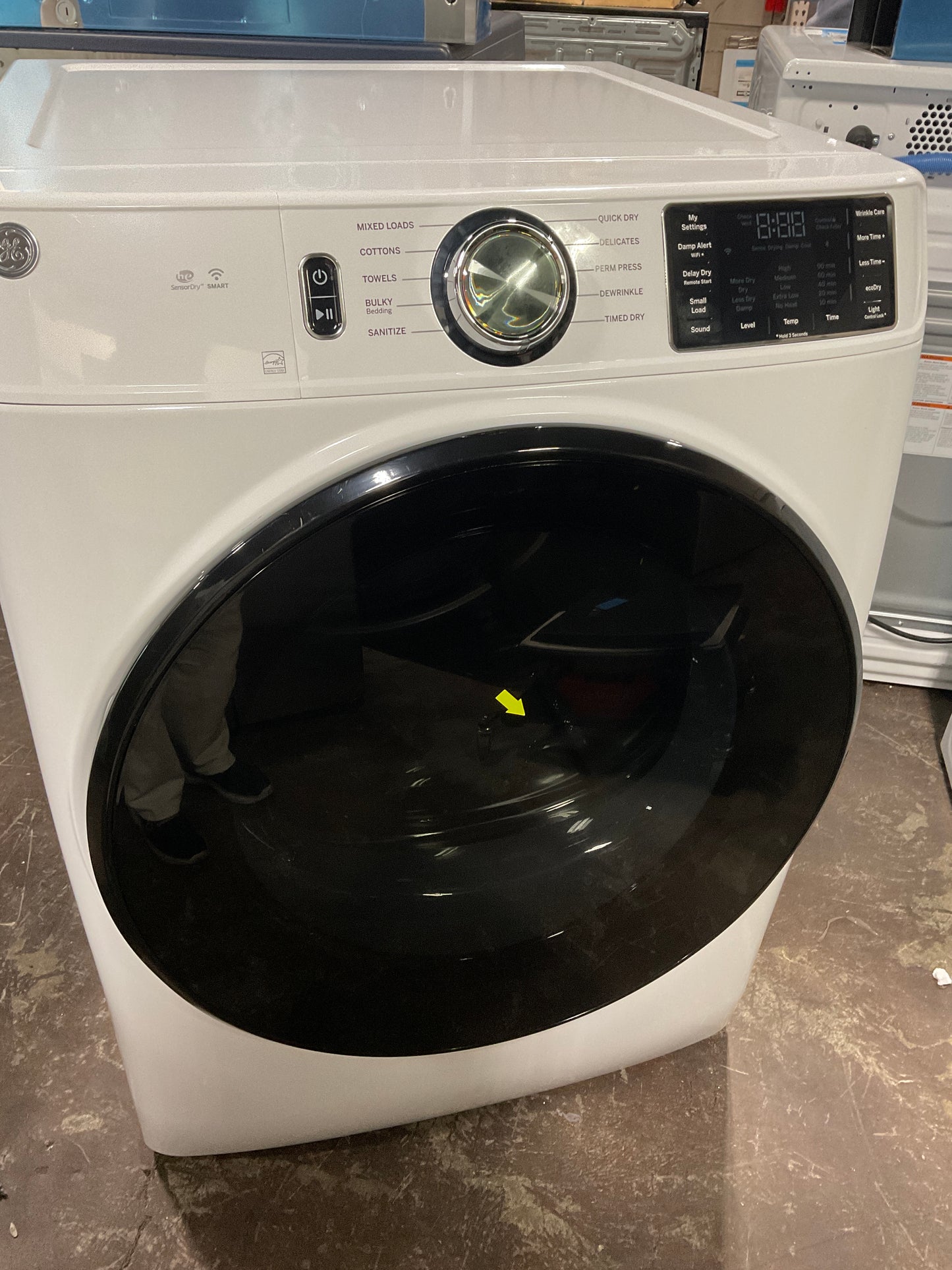 Front view, door closed