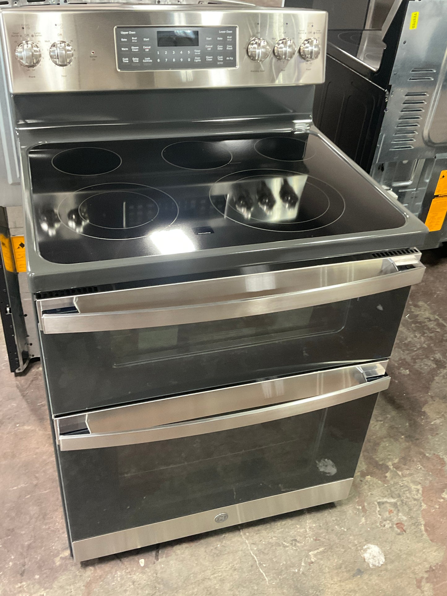 Front view, oven-door closed