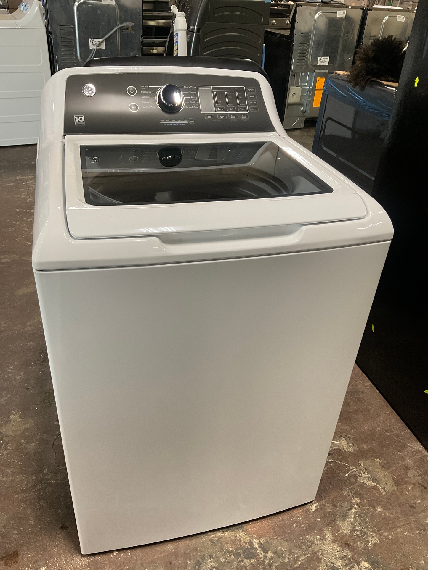 Front view, door closed