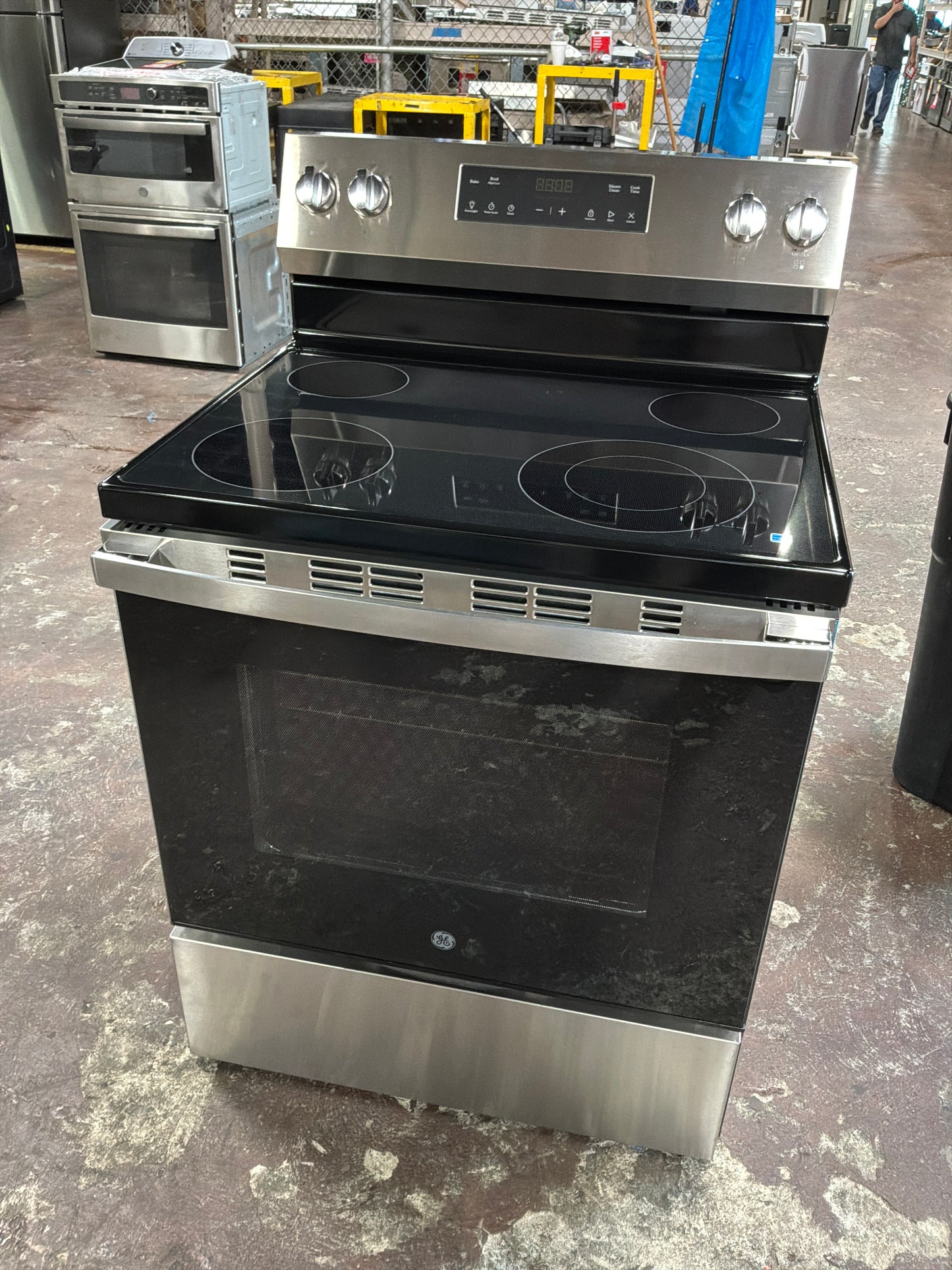 Front view, oven-door closed