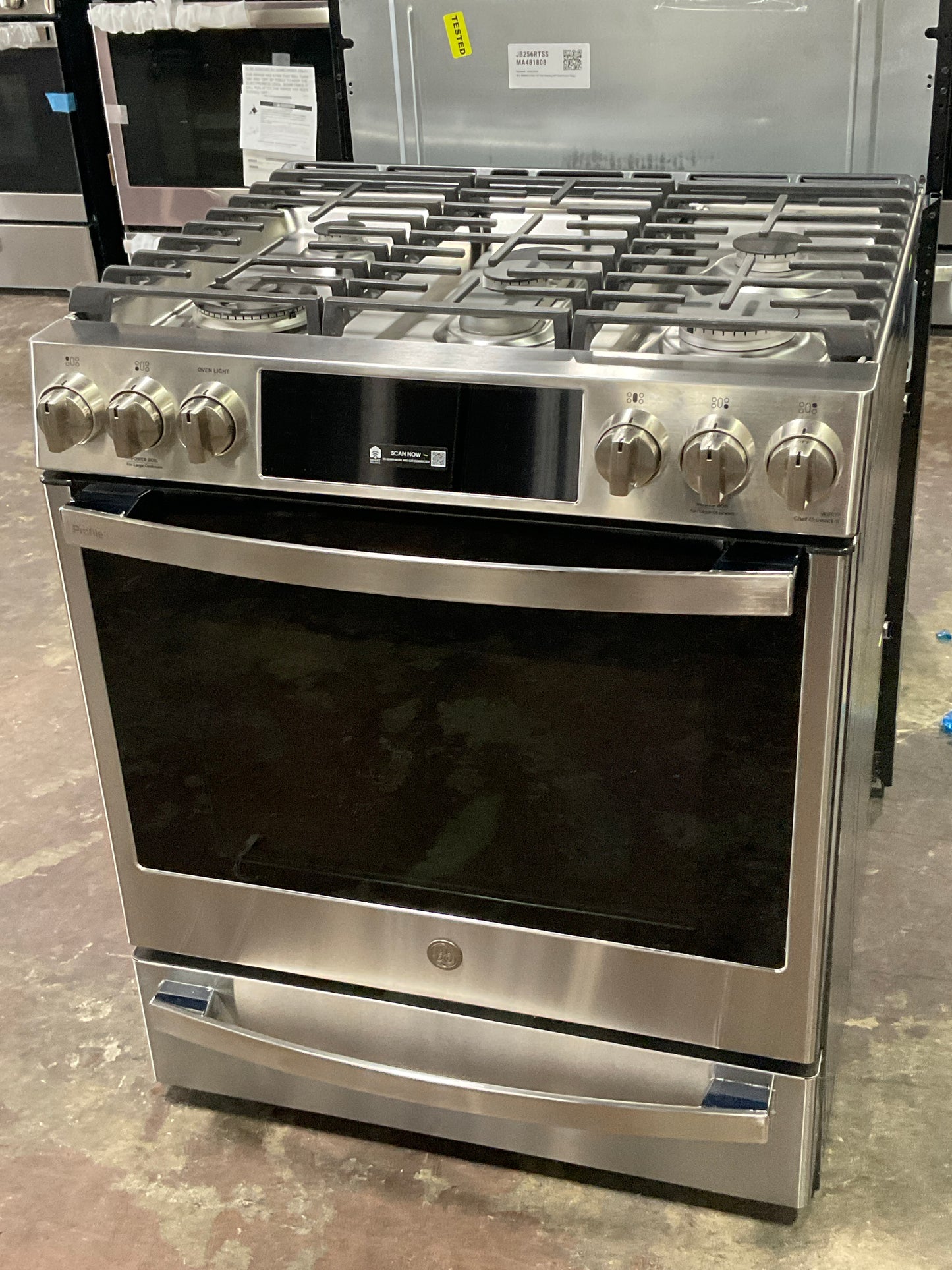 Front view, oven-door closed