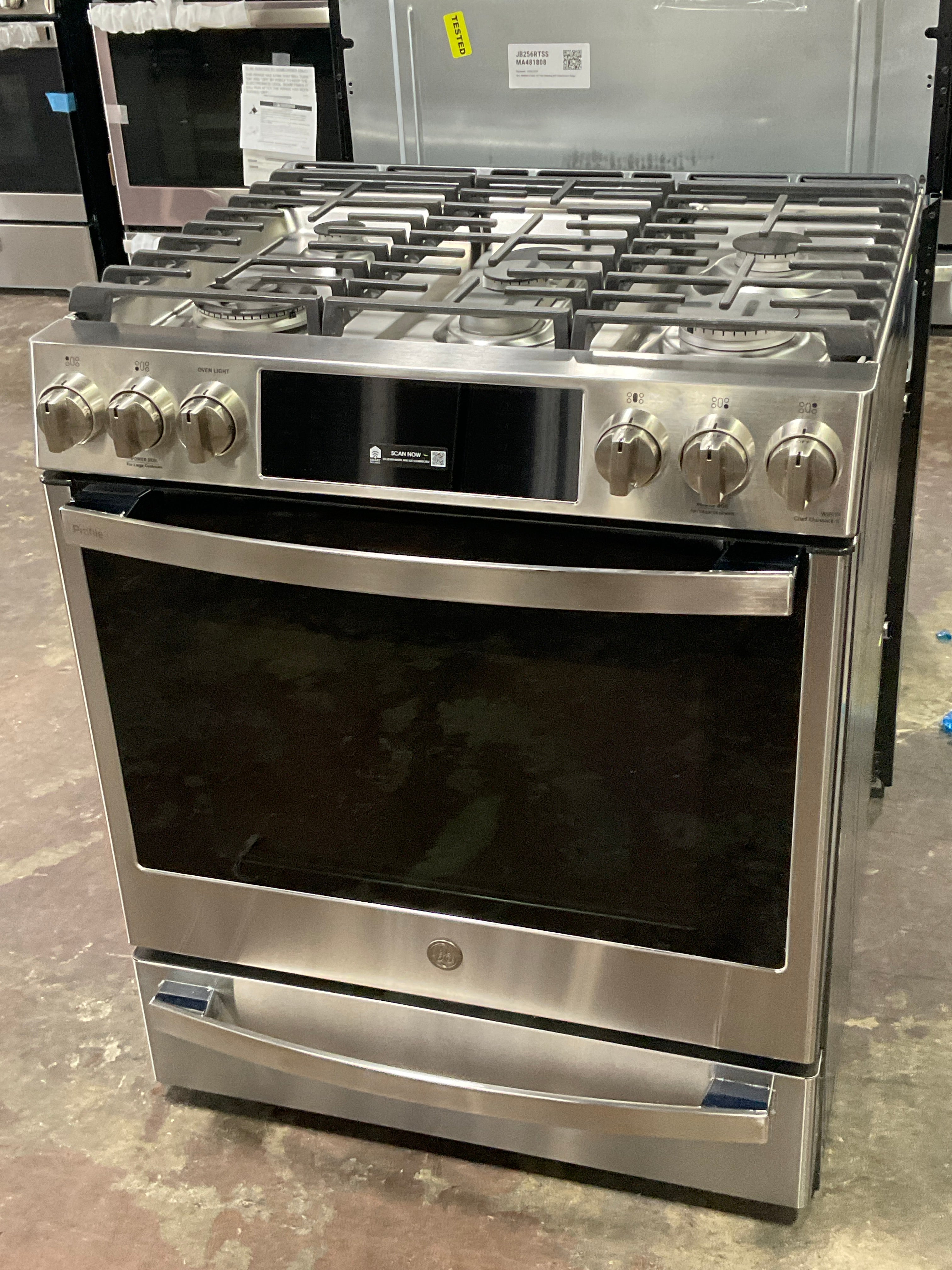 Front view, oven-door closed
