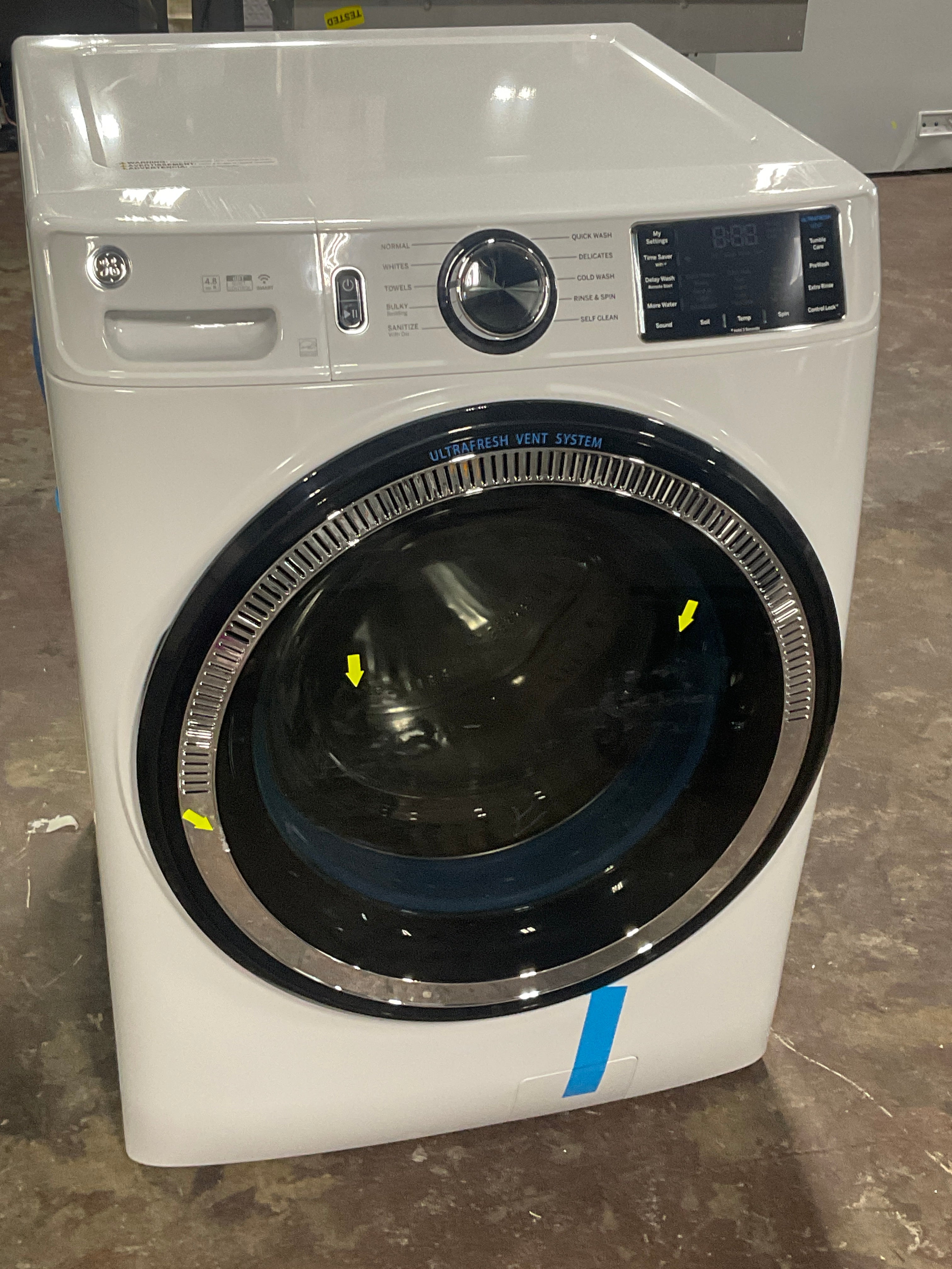 Front view, door closed