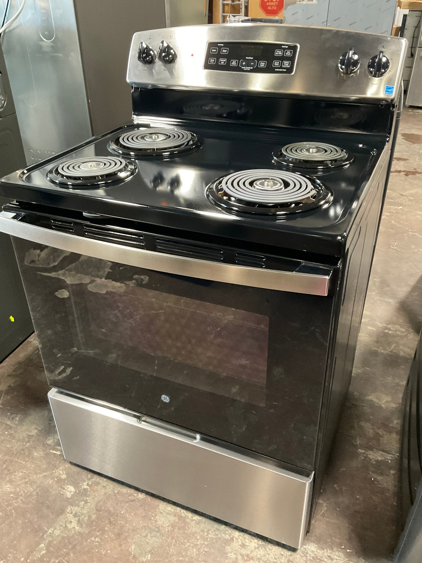 Front view, oven-door closed