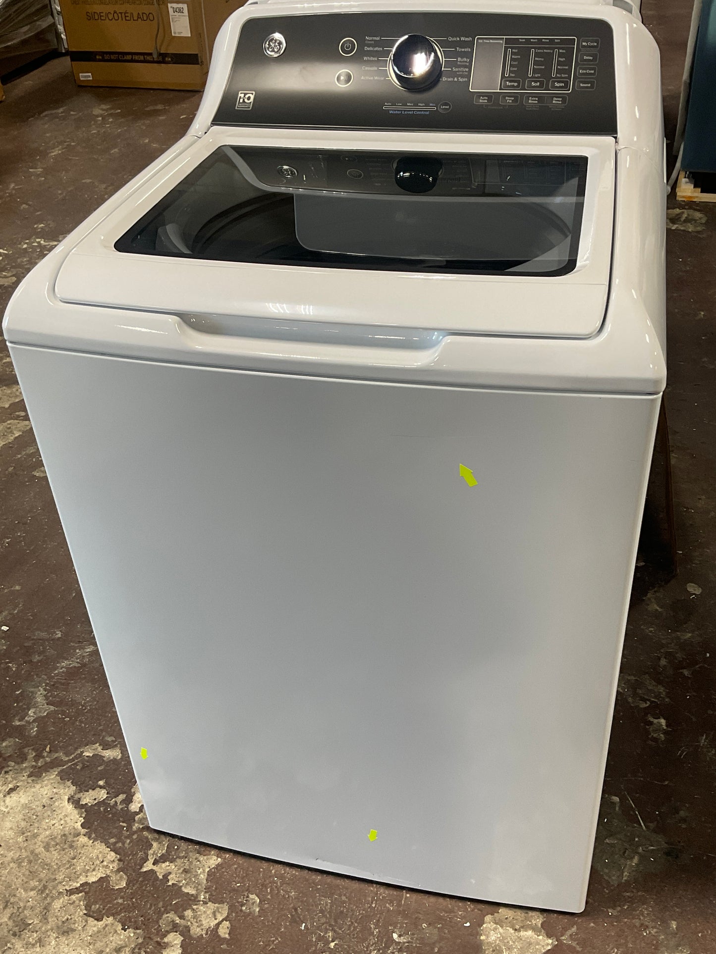 Front view, door closed