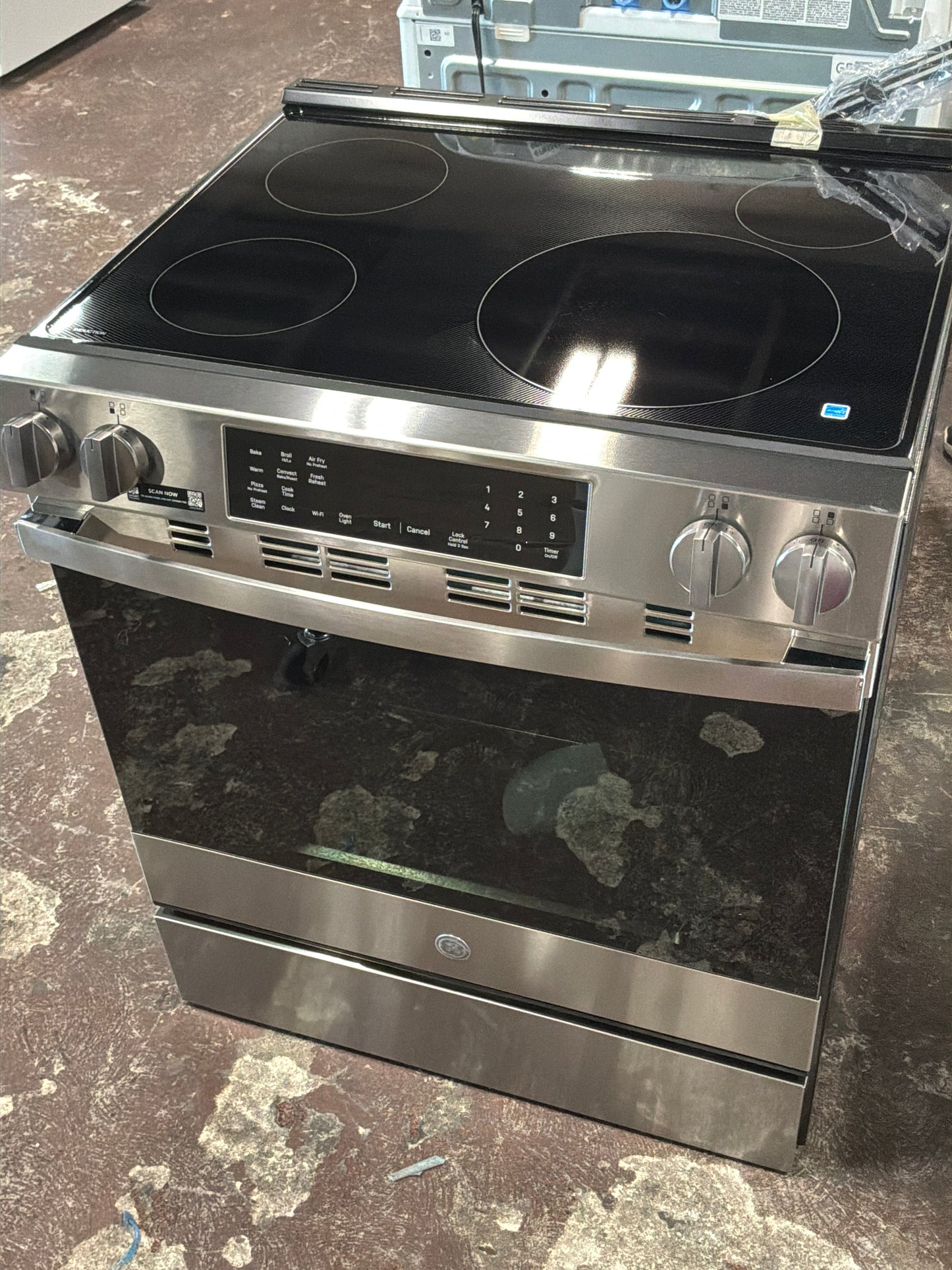 Front view, oven-door closed