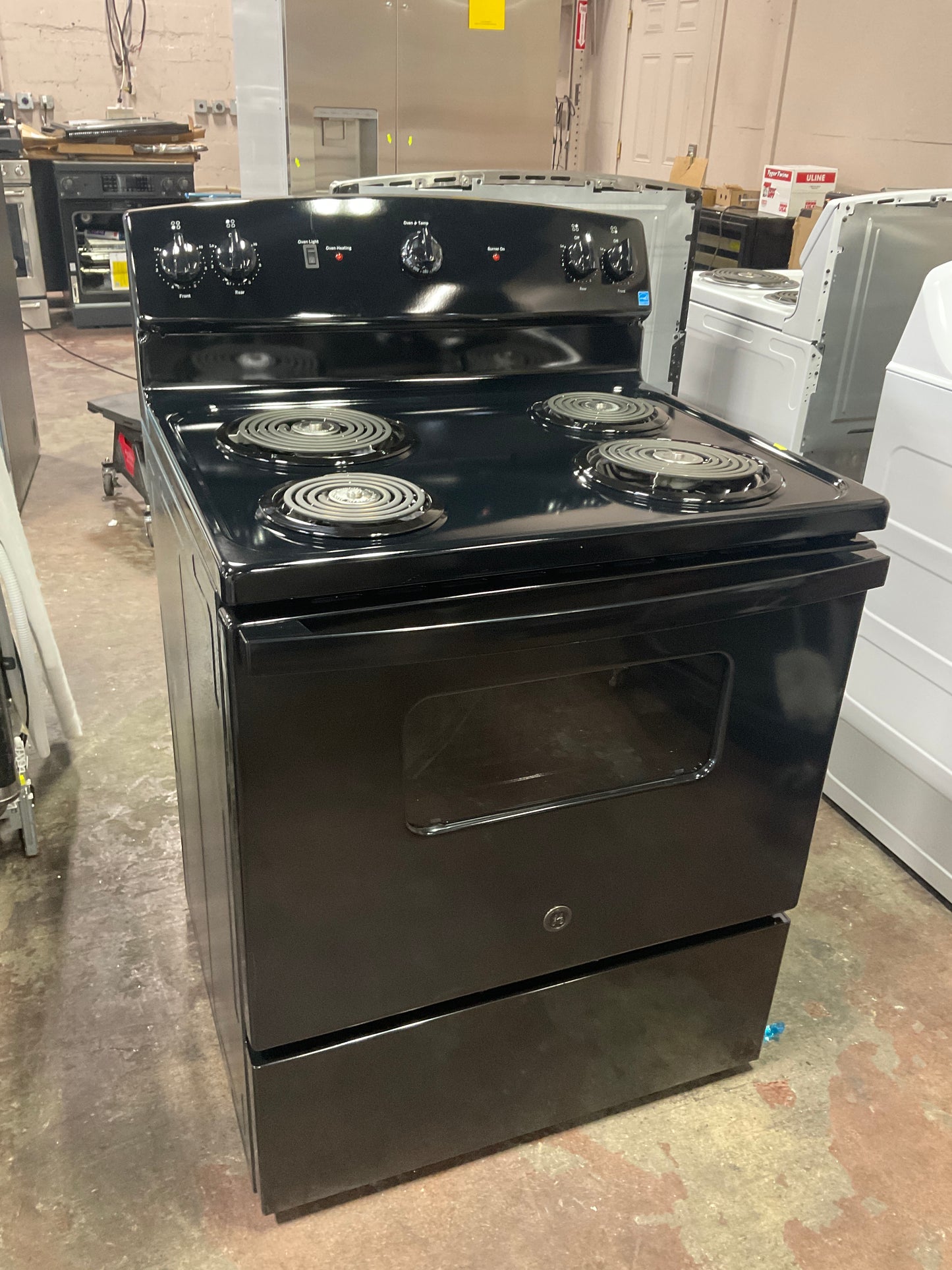 Front view, oven-door closed