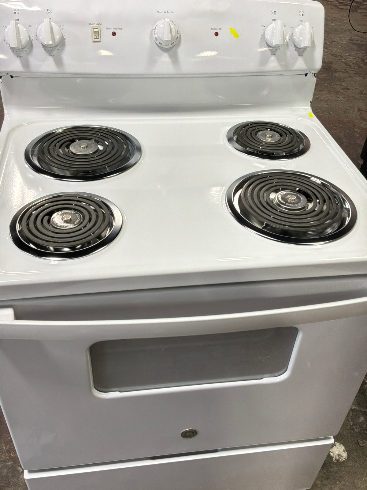 Front view, oven-door closed