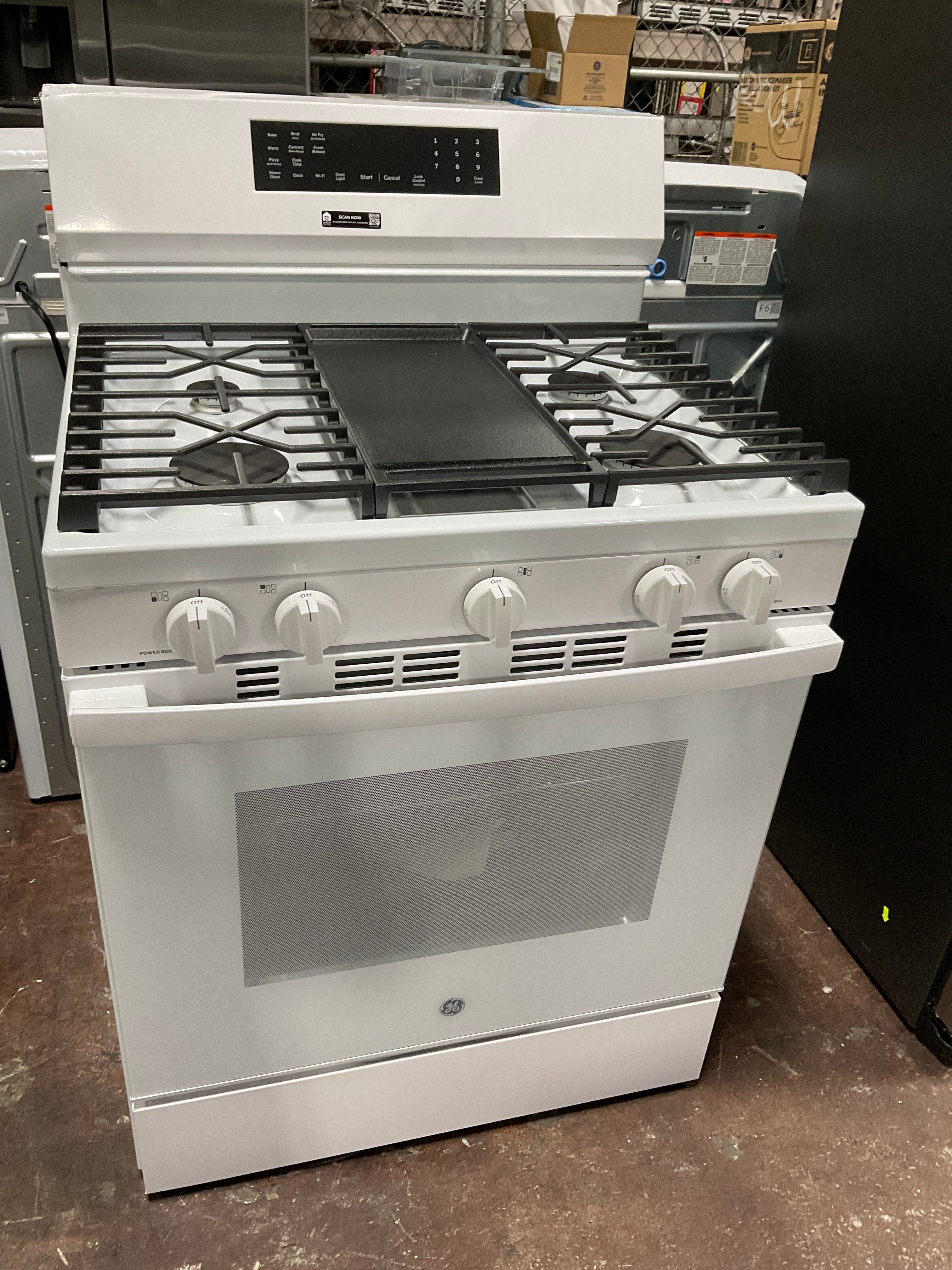 Front view, oven-door closed