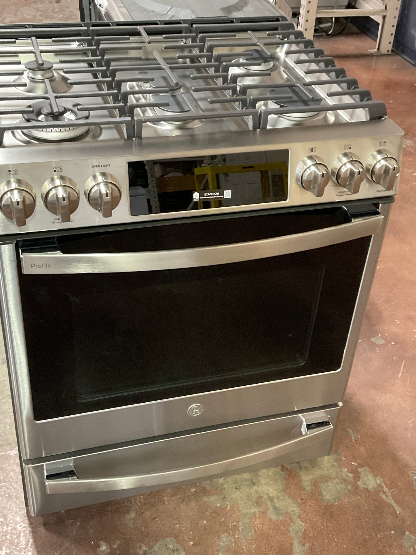 Front view, oven-door closed