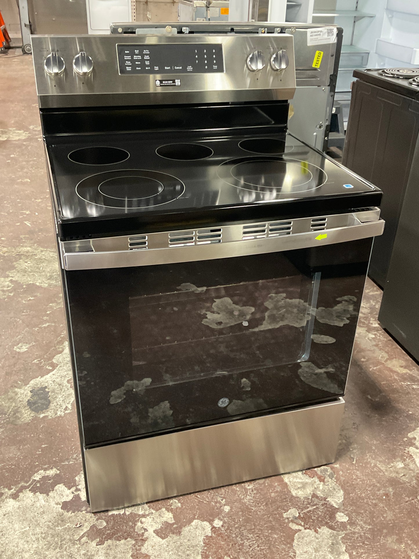 Front view, oven-door closed