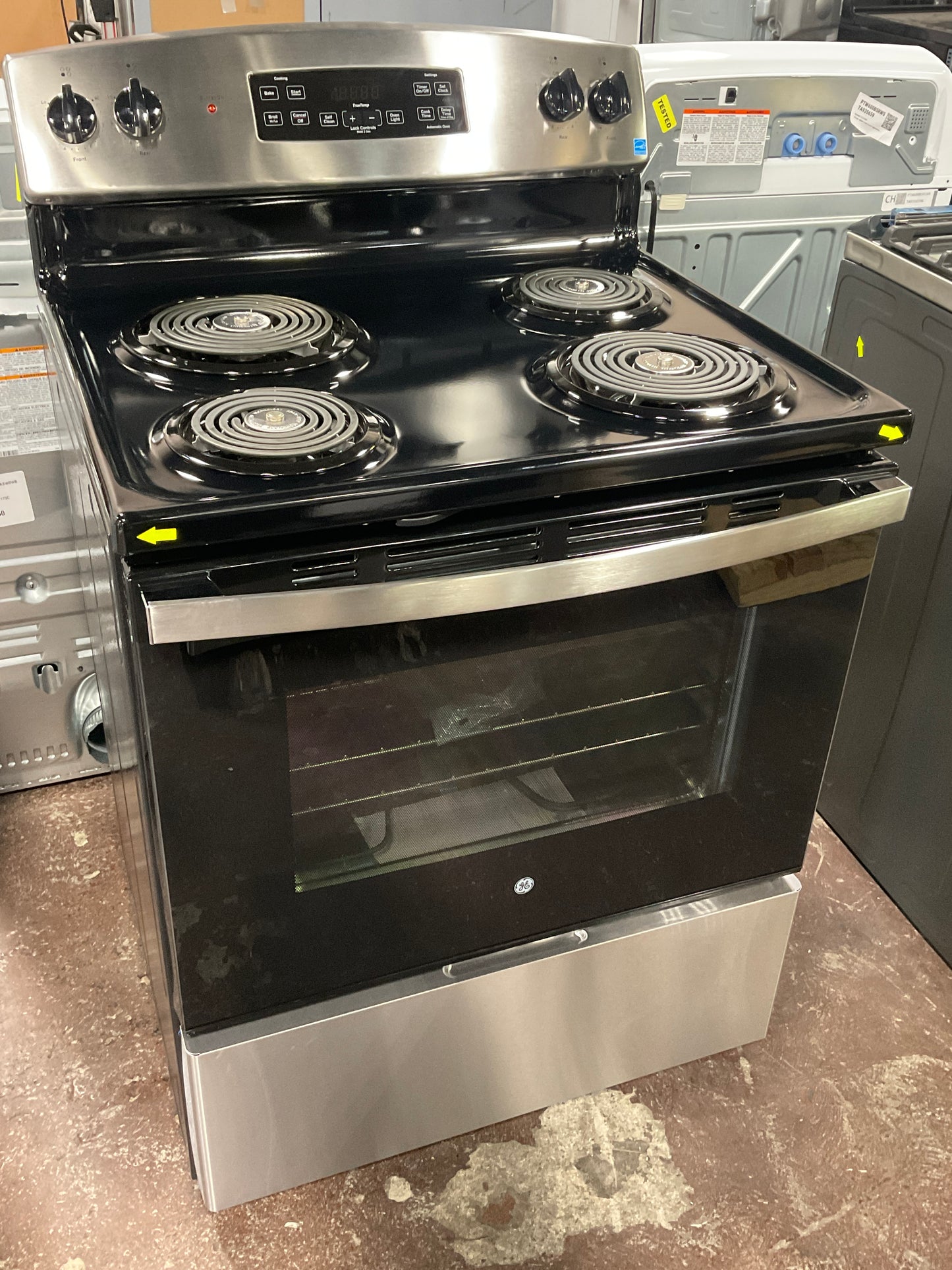 Front view, oven-door closed