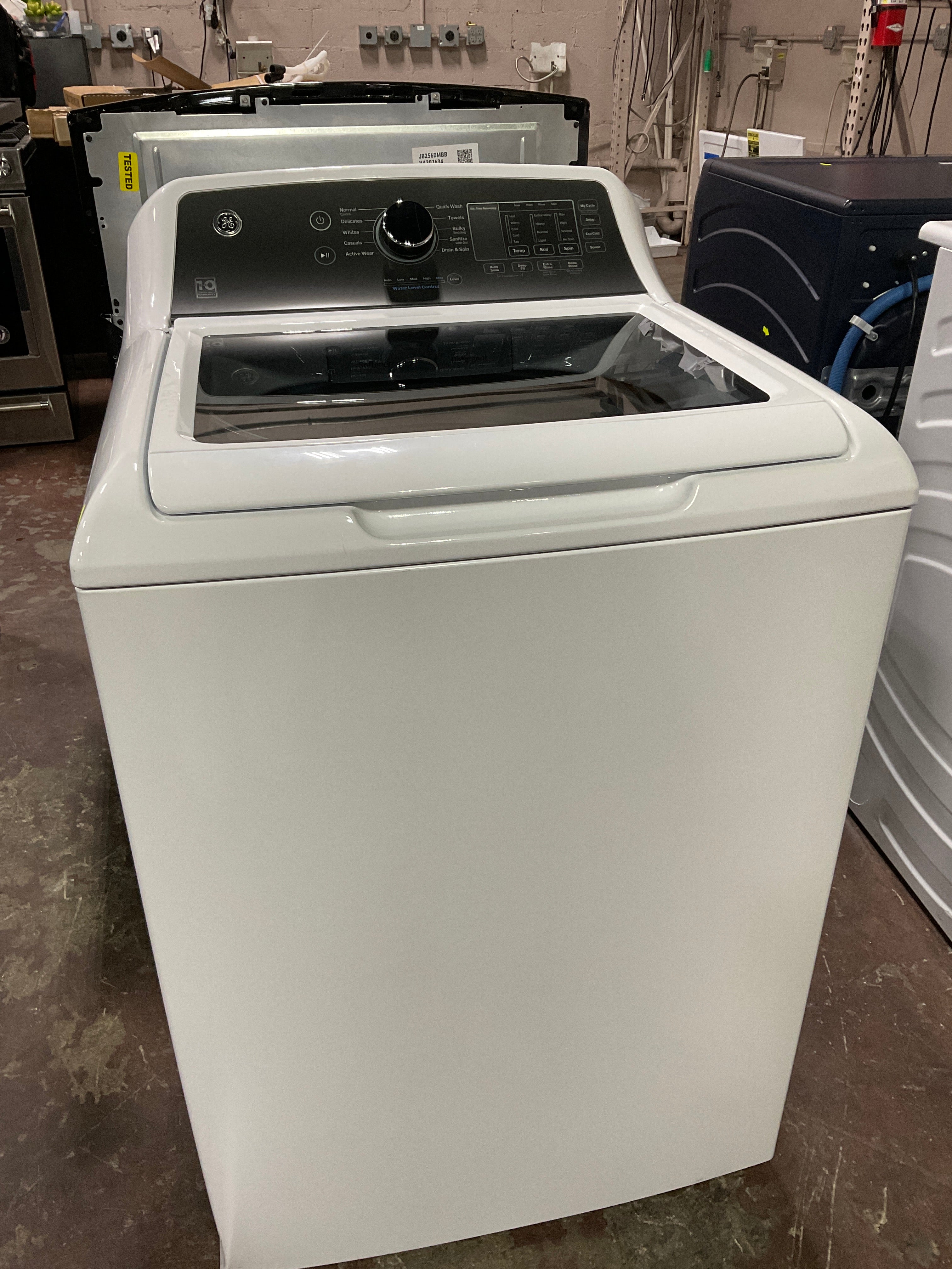 Front view, door closed