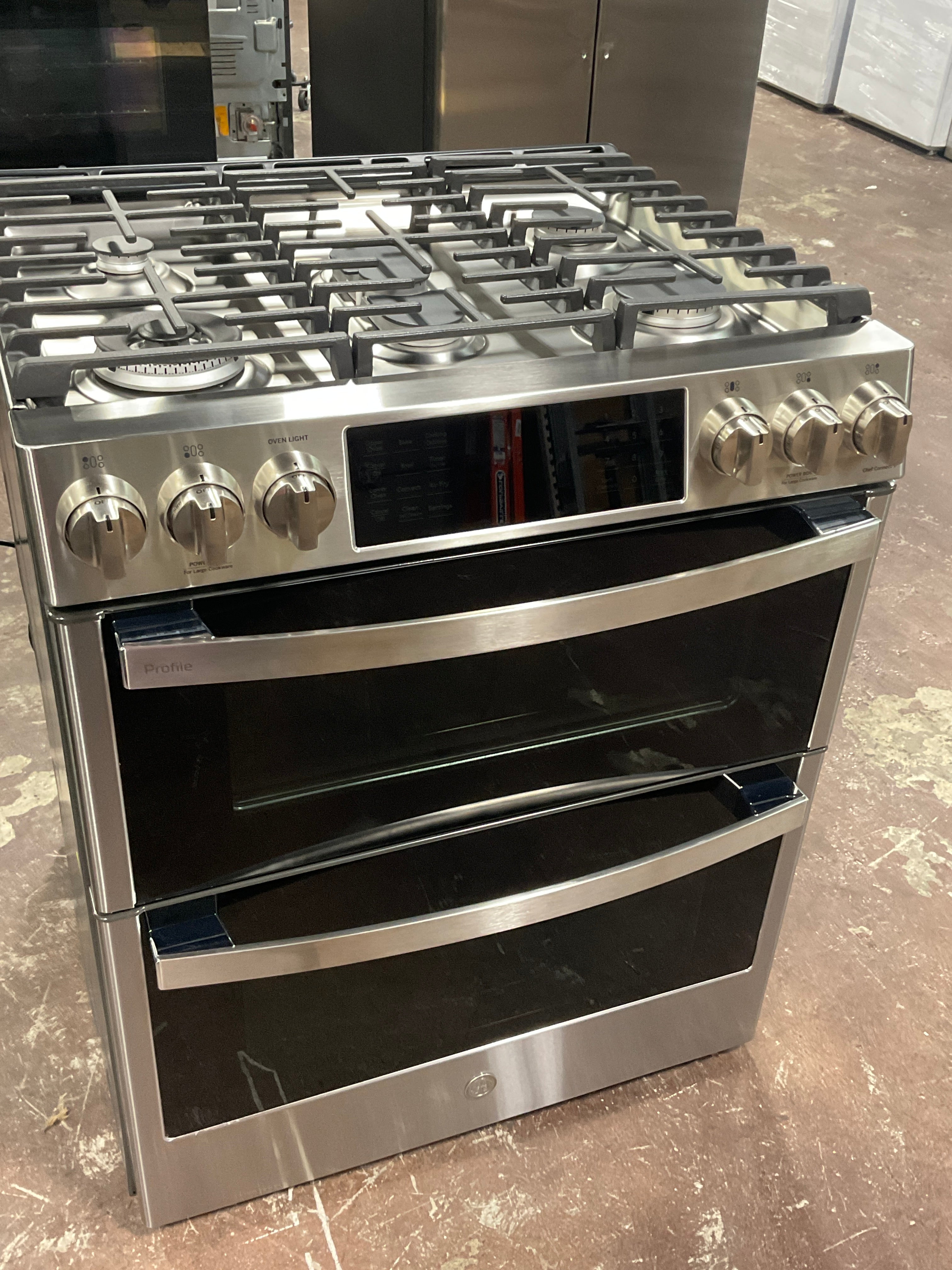 Front view, oven-door closed