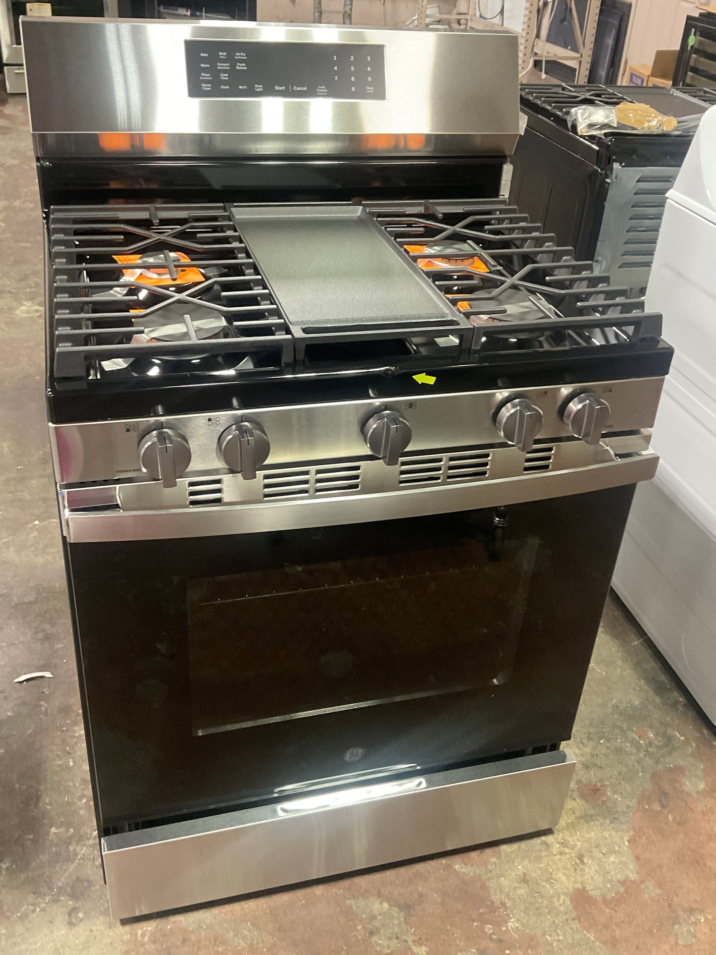 Front view, oven-door closed