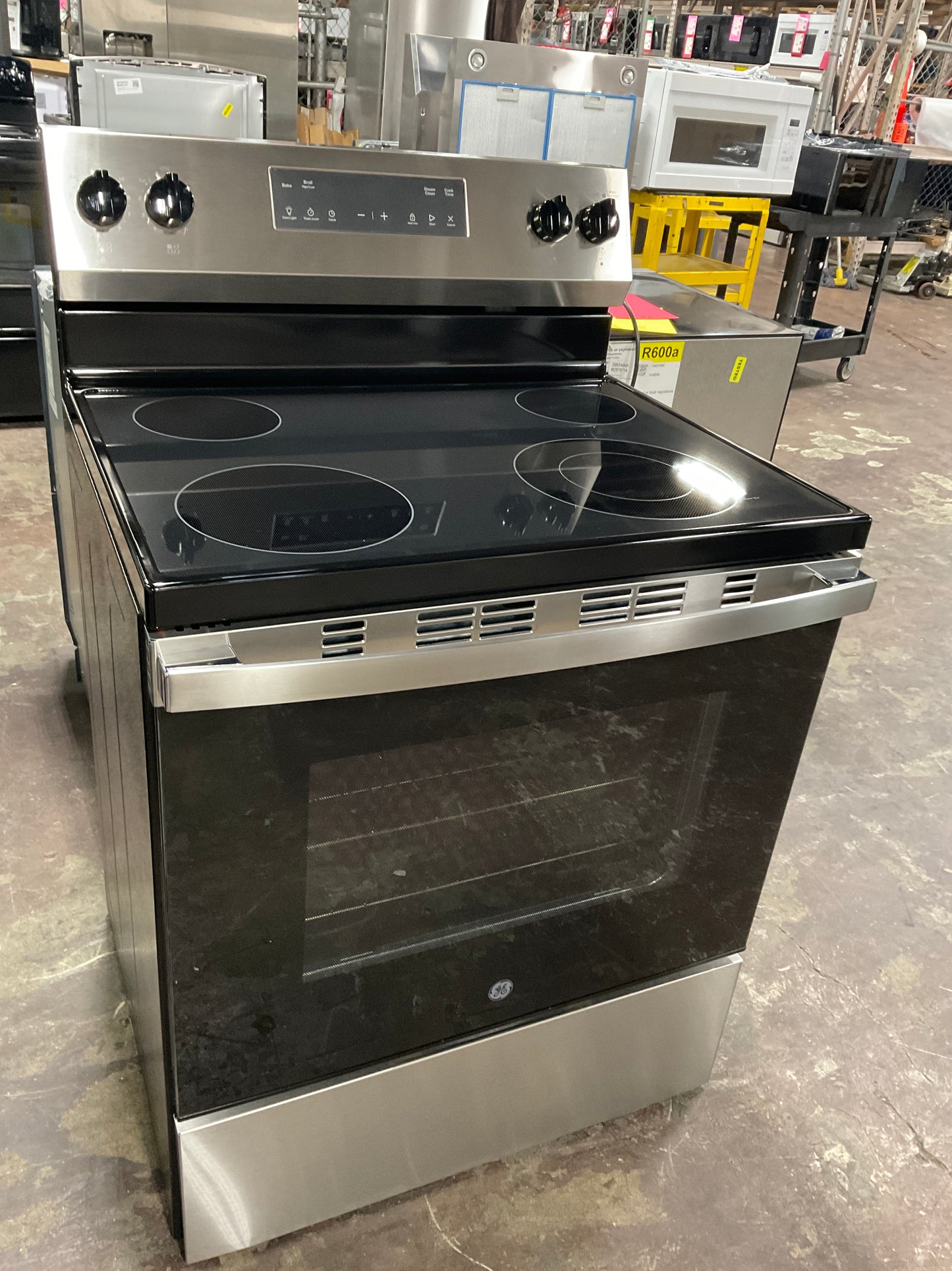 Front view, oven-door closed