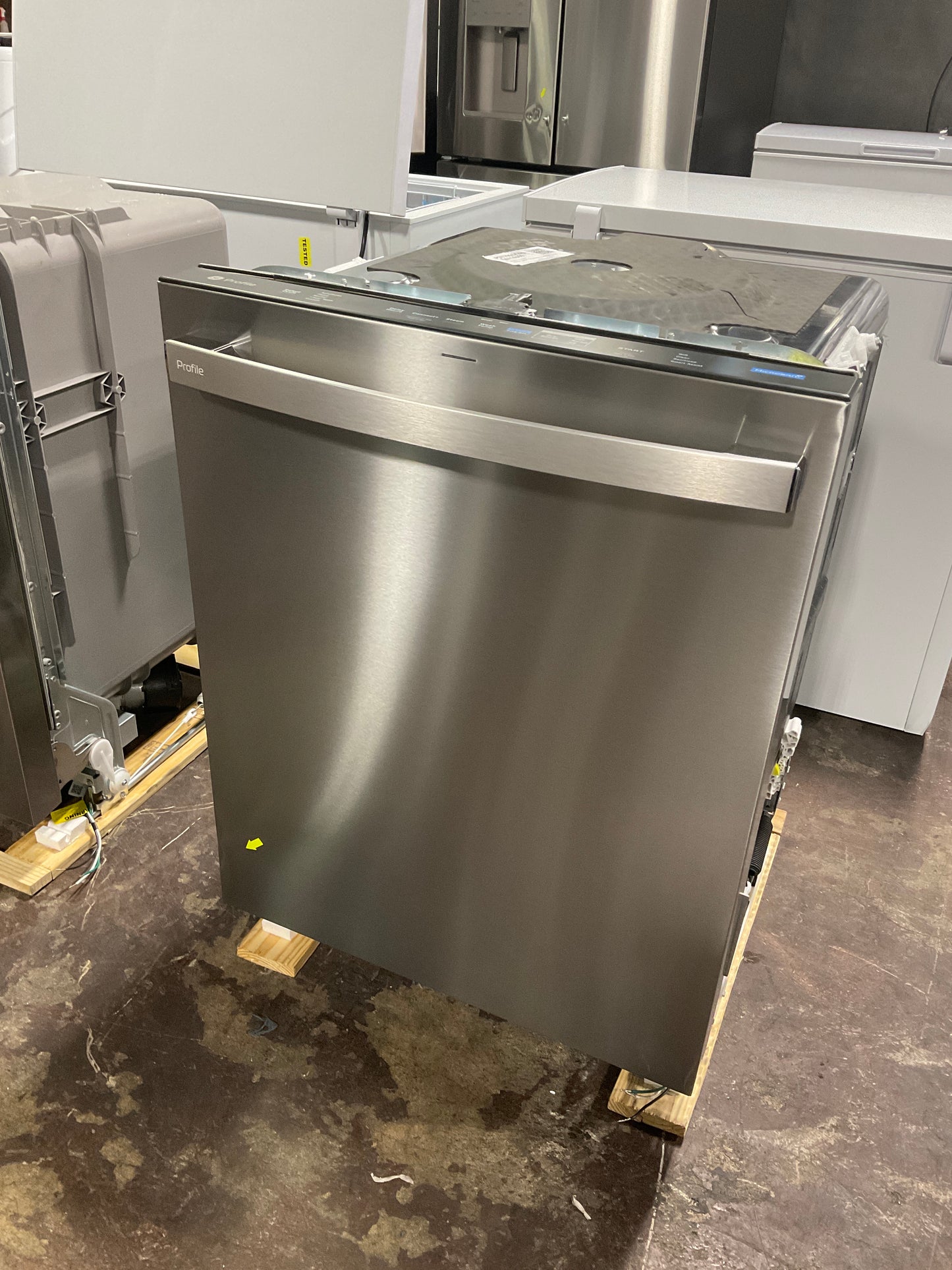 Front view, doors closed