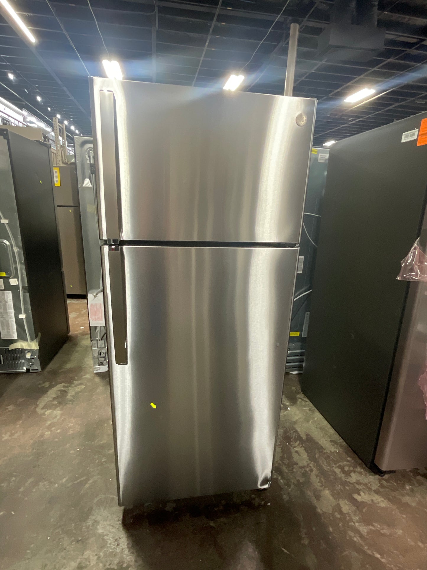 Front view, door closed