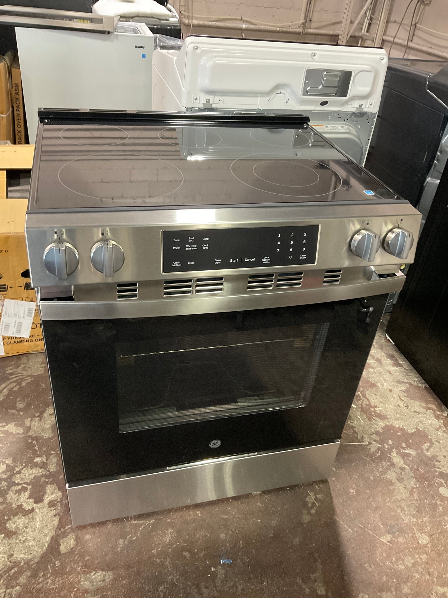 Front view, oven-door closed