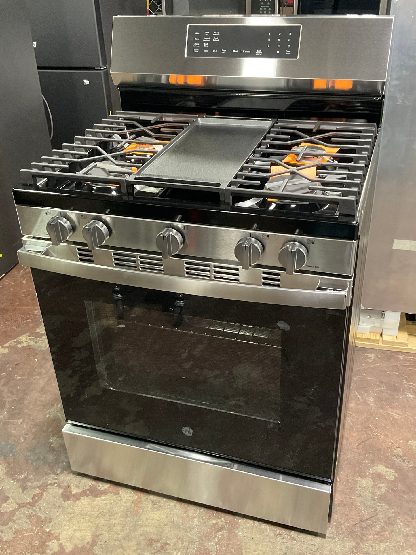 Front view, oven-door closed