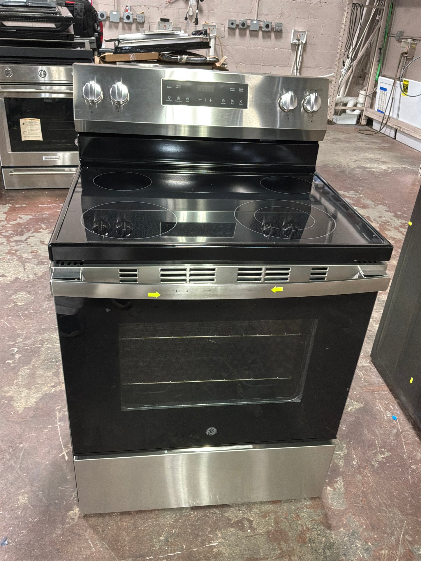 Front view, oven-door closed