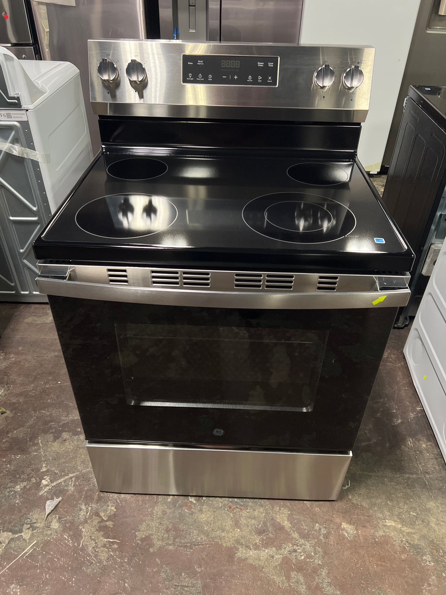 Front view, oven-door closed