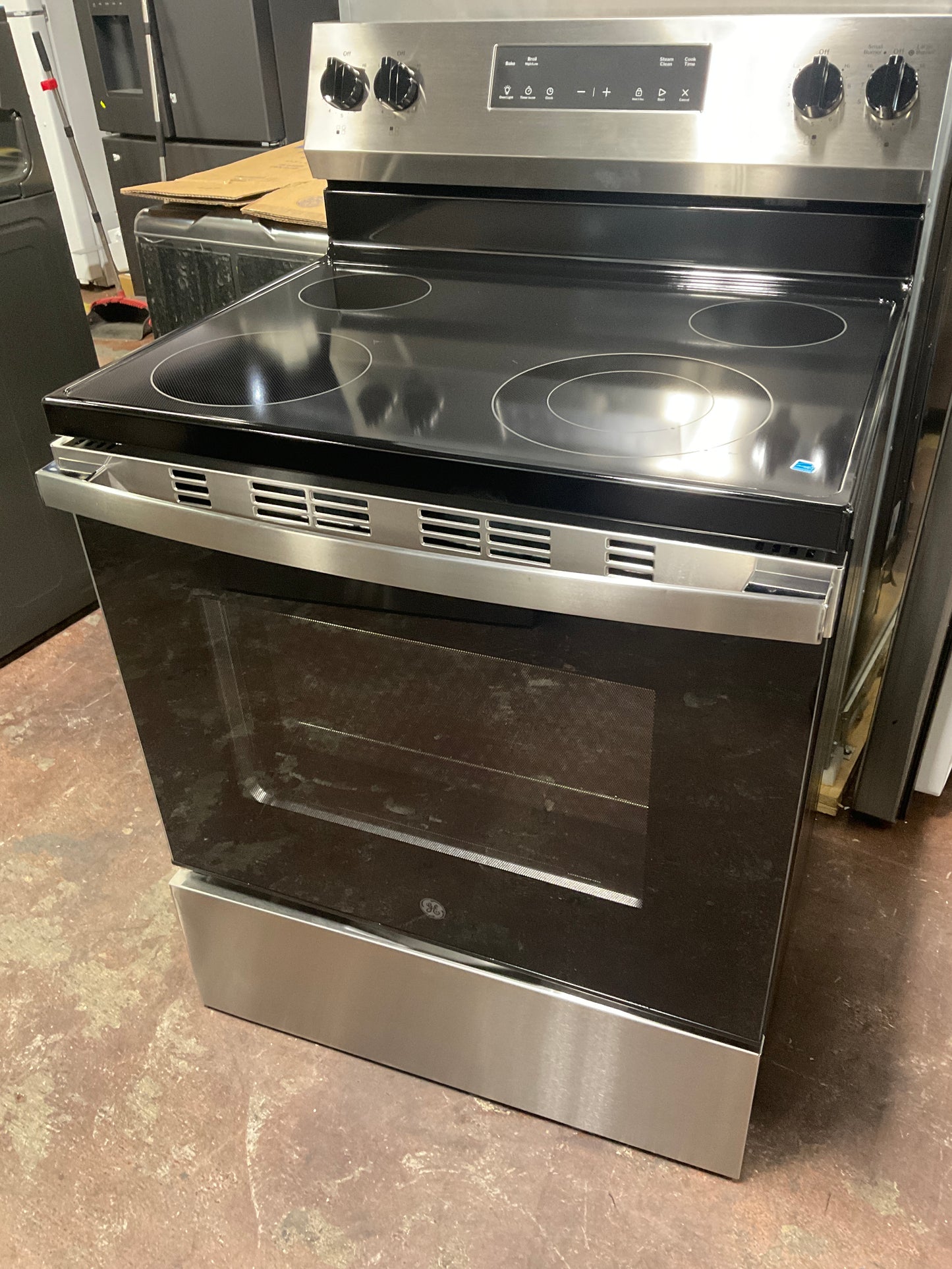 Front view, oven-door closed