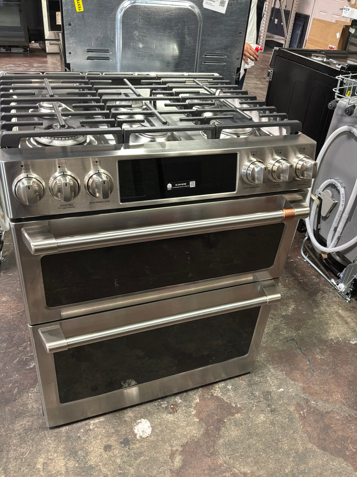 Front view, oven-door closed