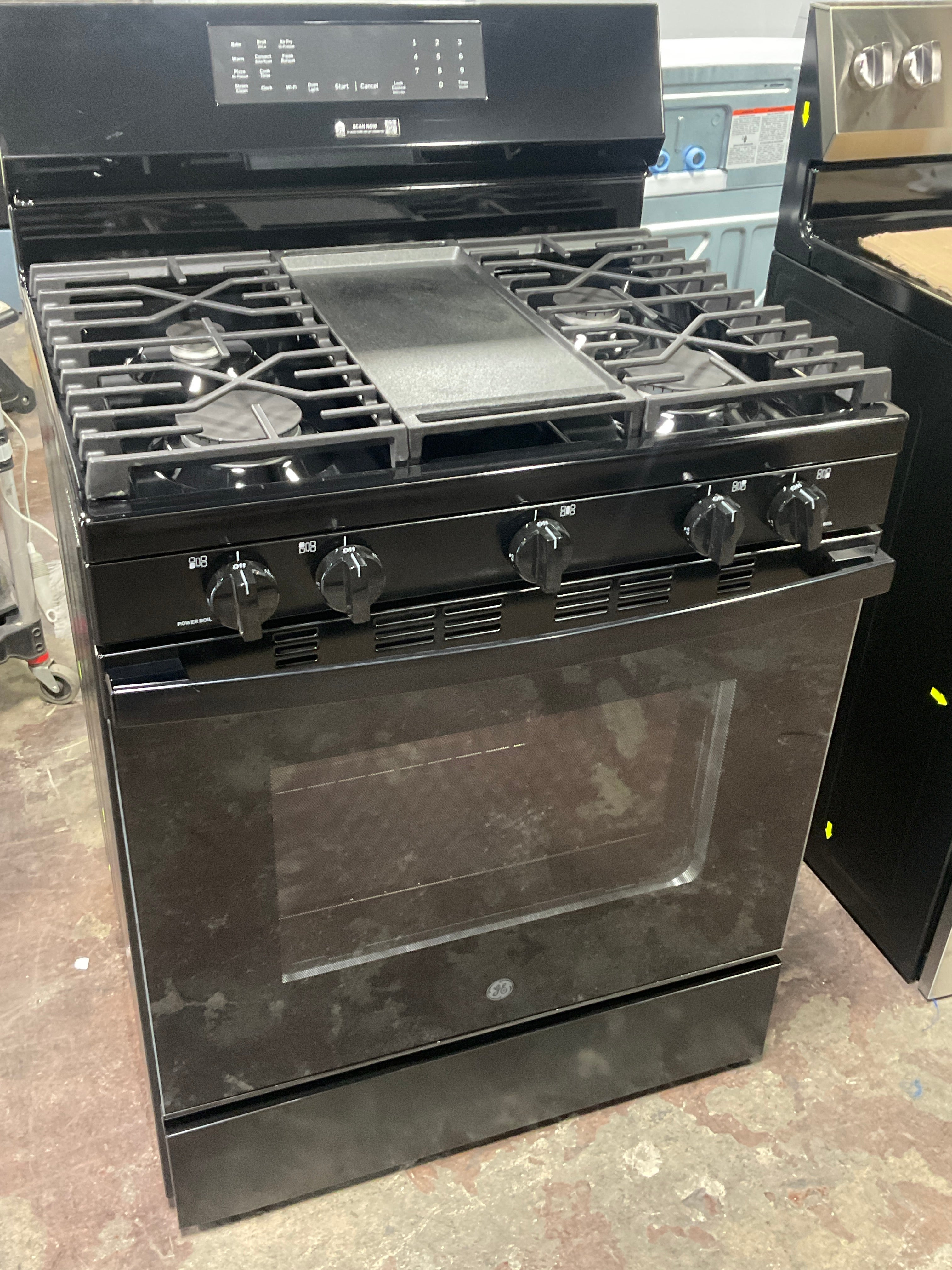 Front view, oven-door closed