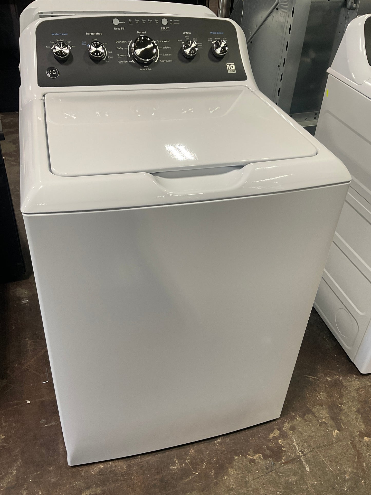 Front view, door closed