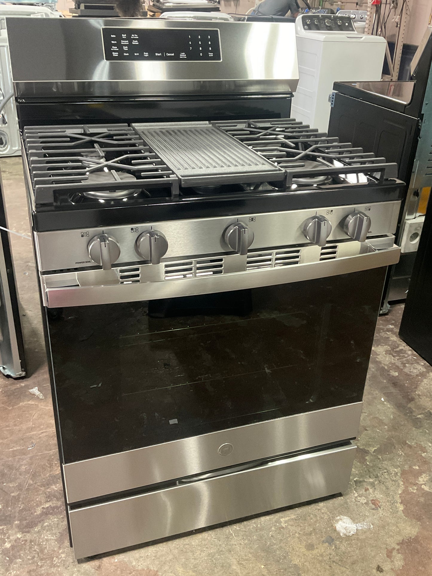Front view, oven-door closed