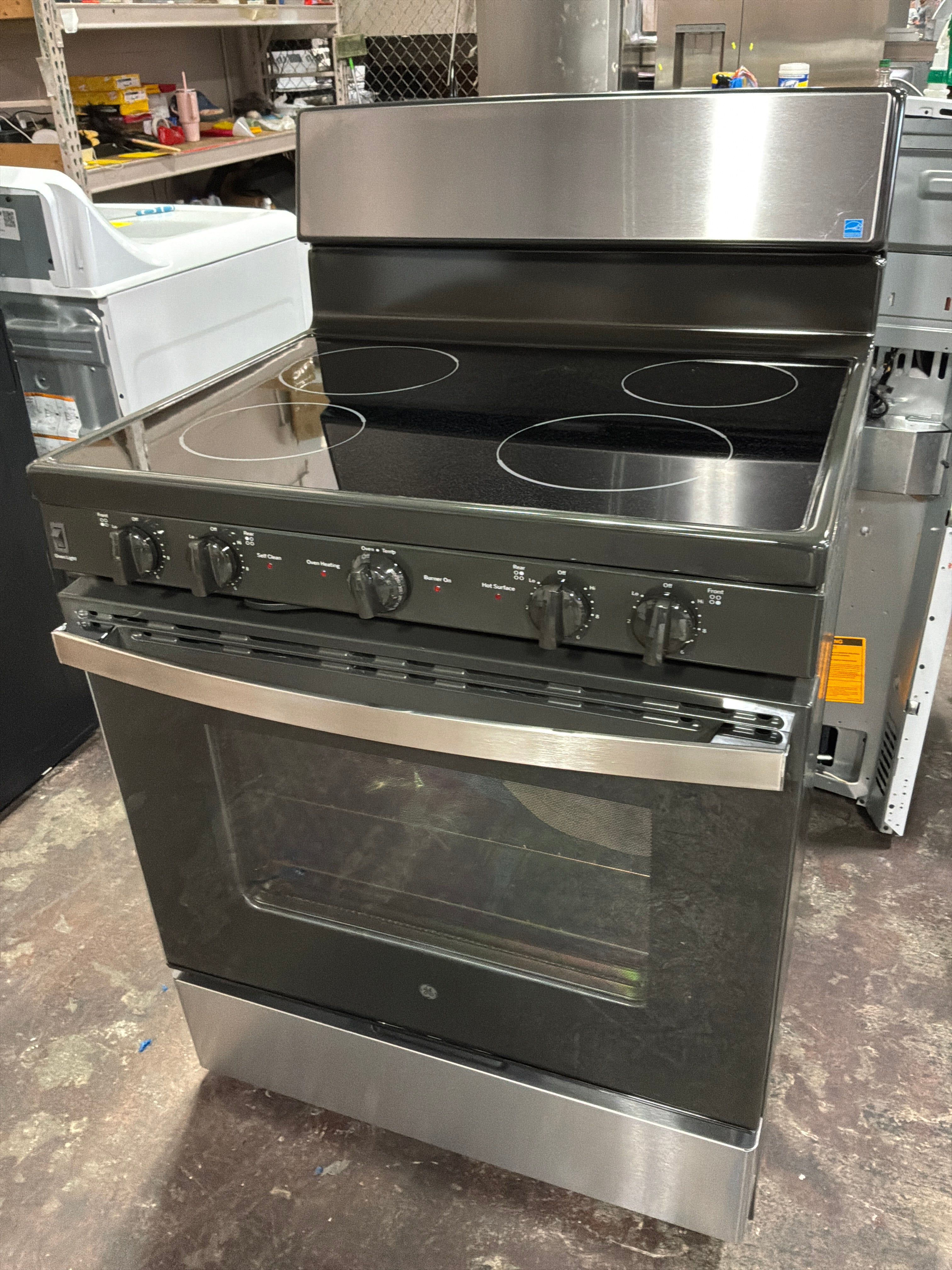 Front view, oven-door closed