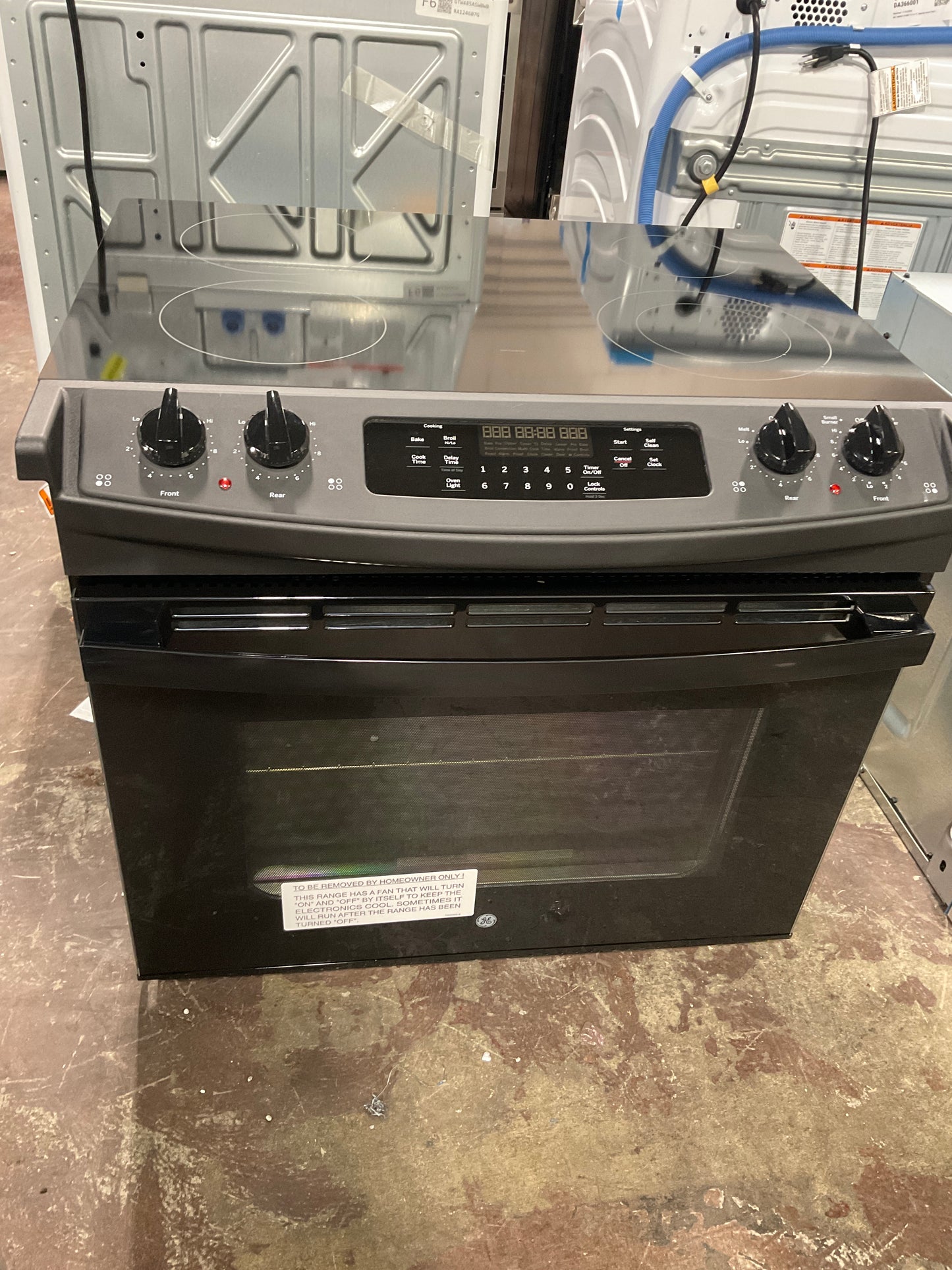 Front view, oven-door closed