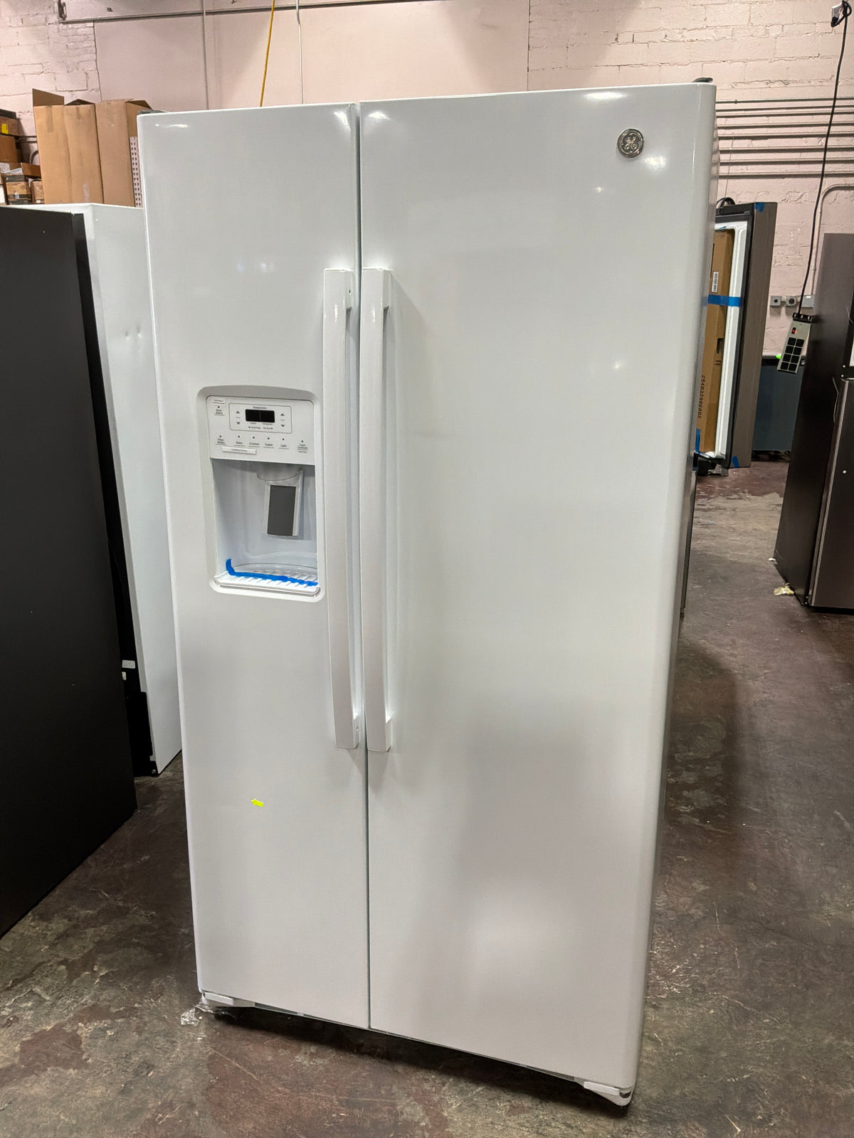 Front view, door closed