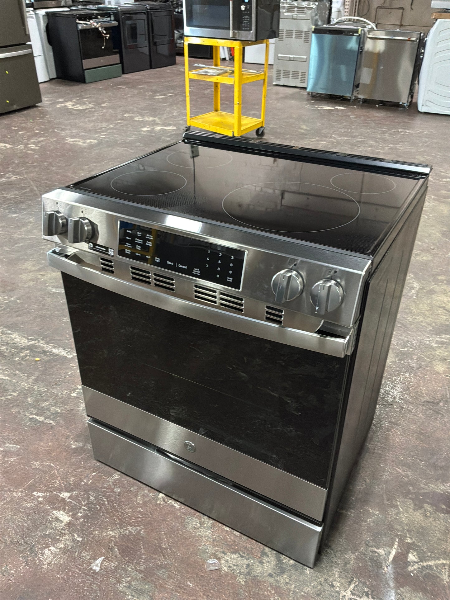 Front view, oven-door closed