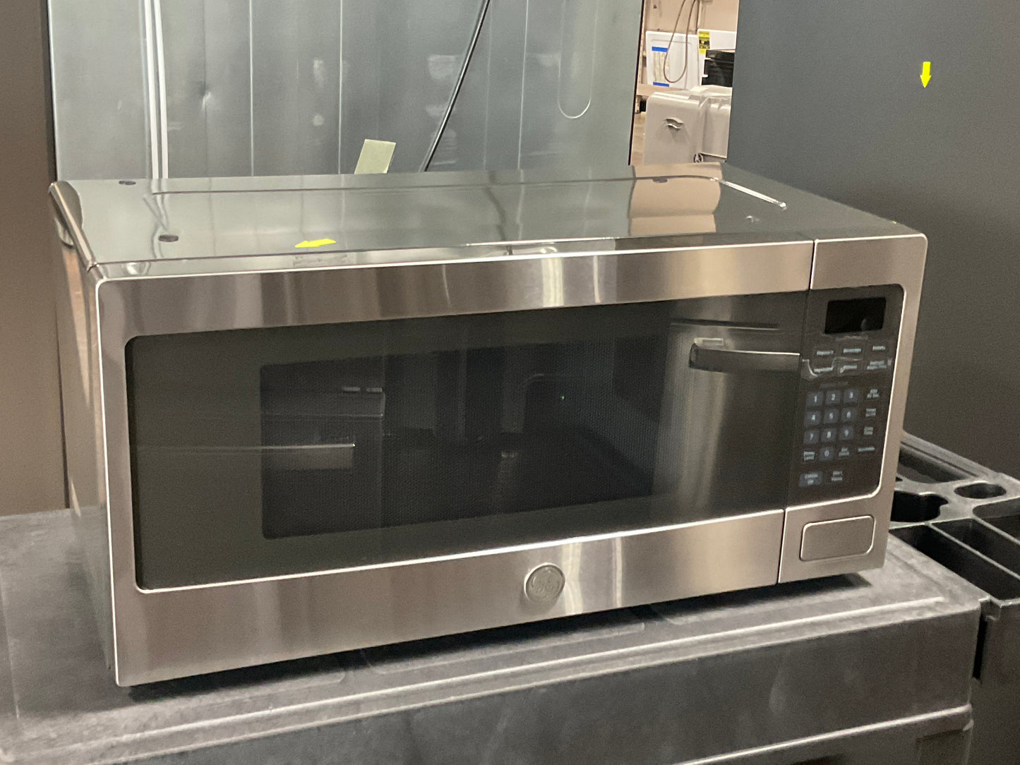 Front view, door closed