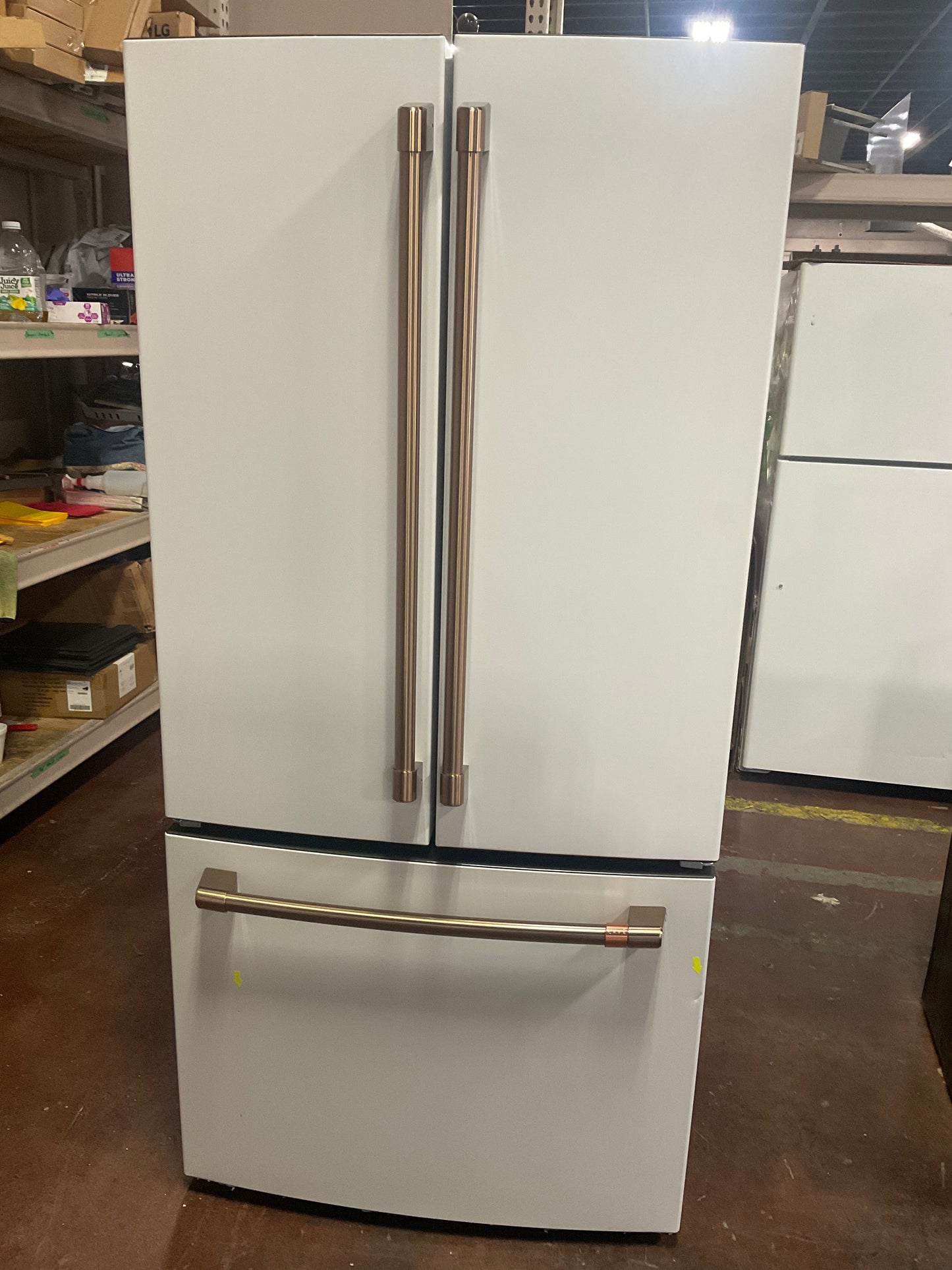 Front view, door closed