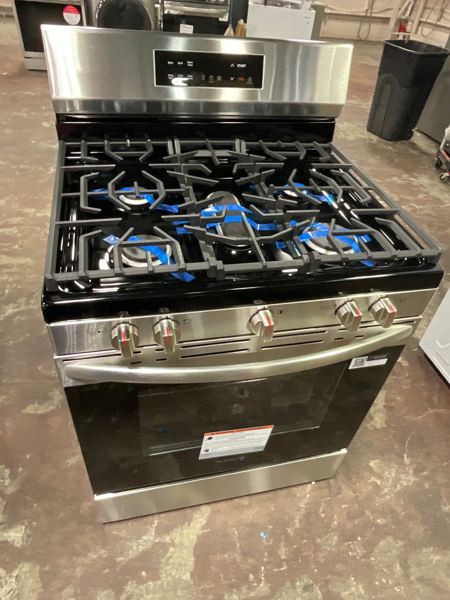 Front view, oven-door closed