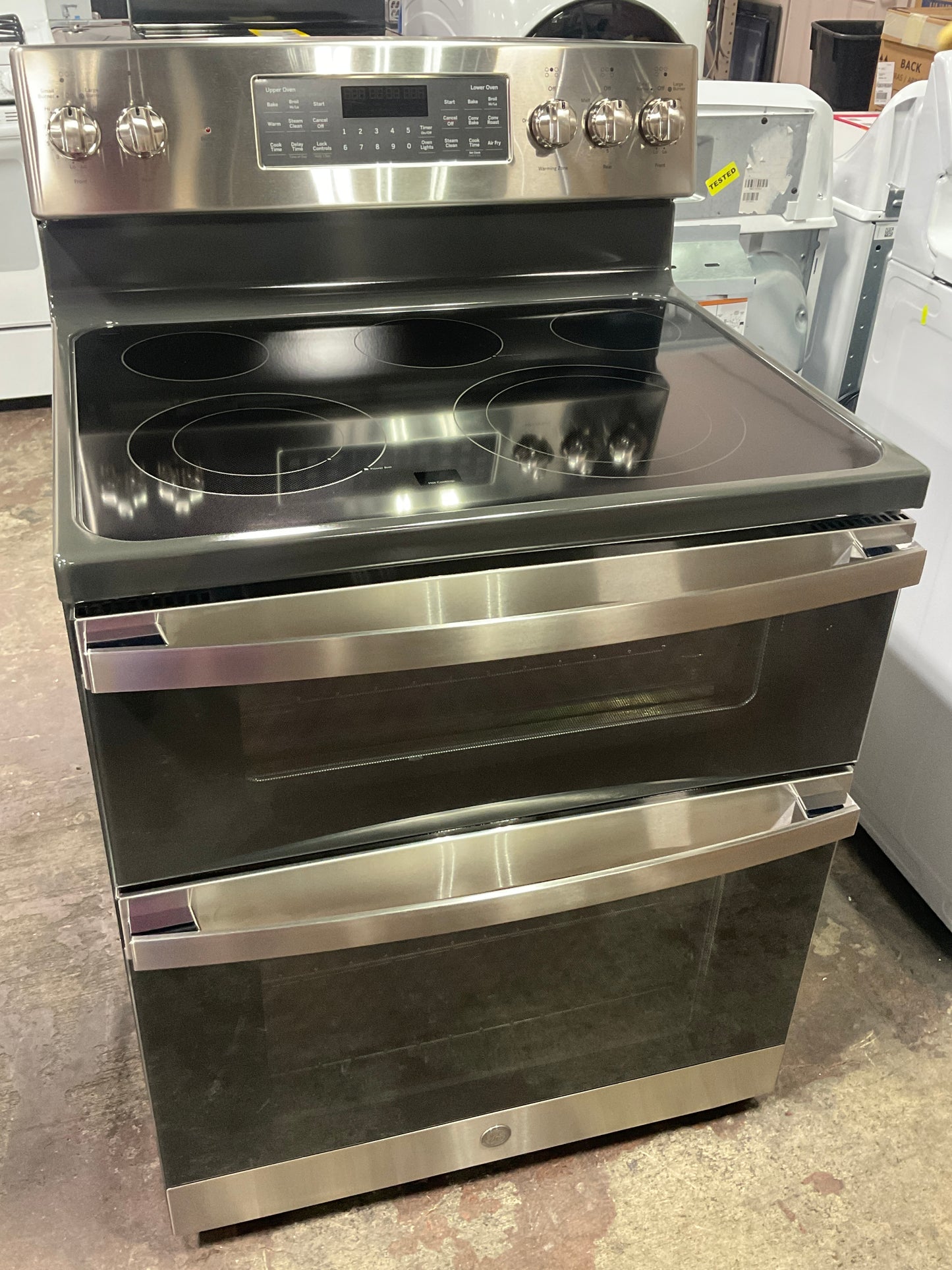 Front view, oven-door closed
