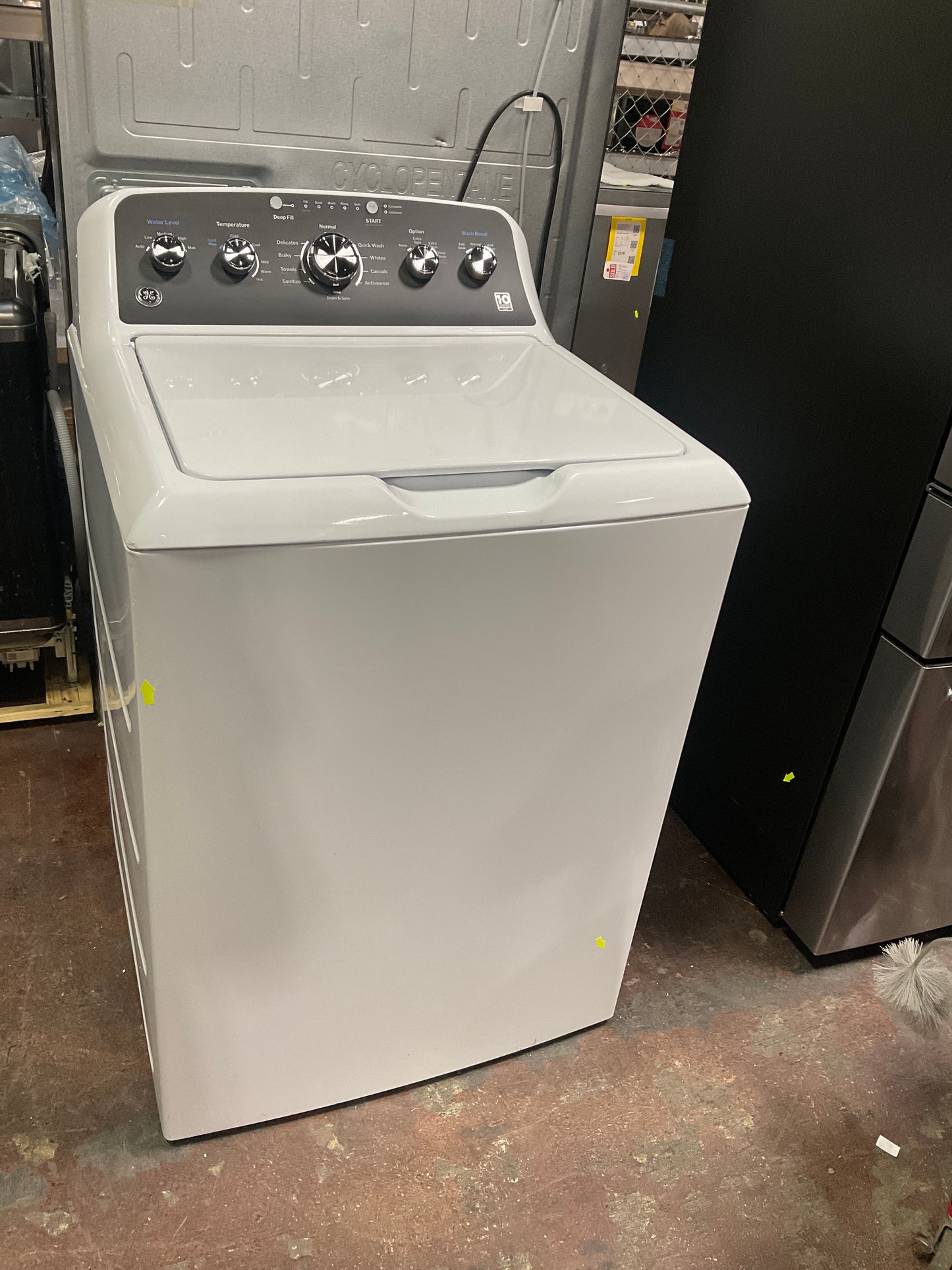 Front view, door closed