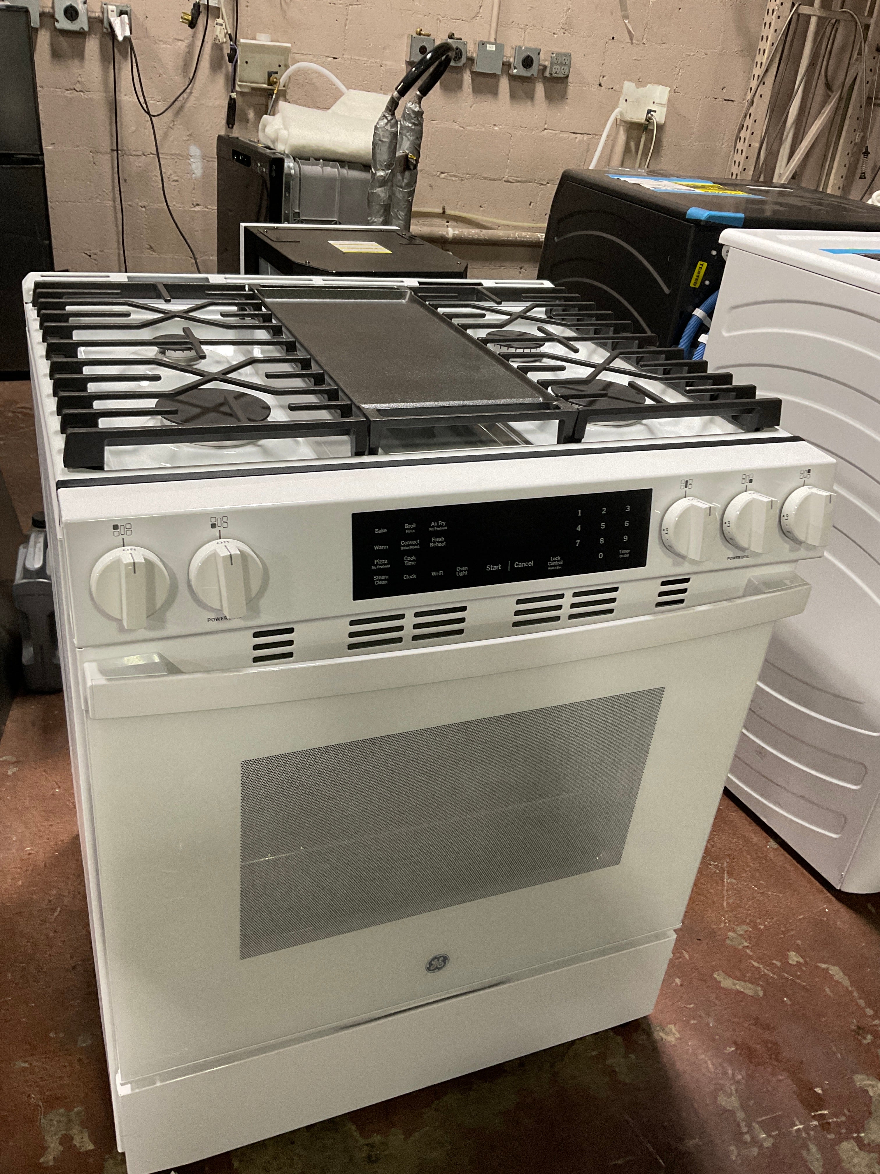 Front view, oven-door closed