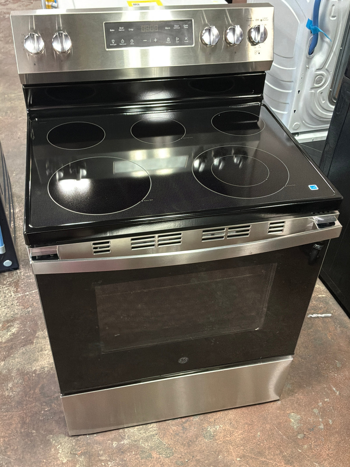 Front view, oven-door closed