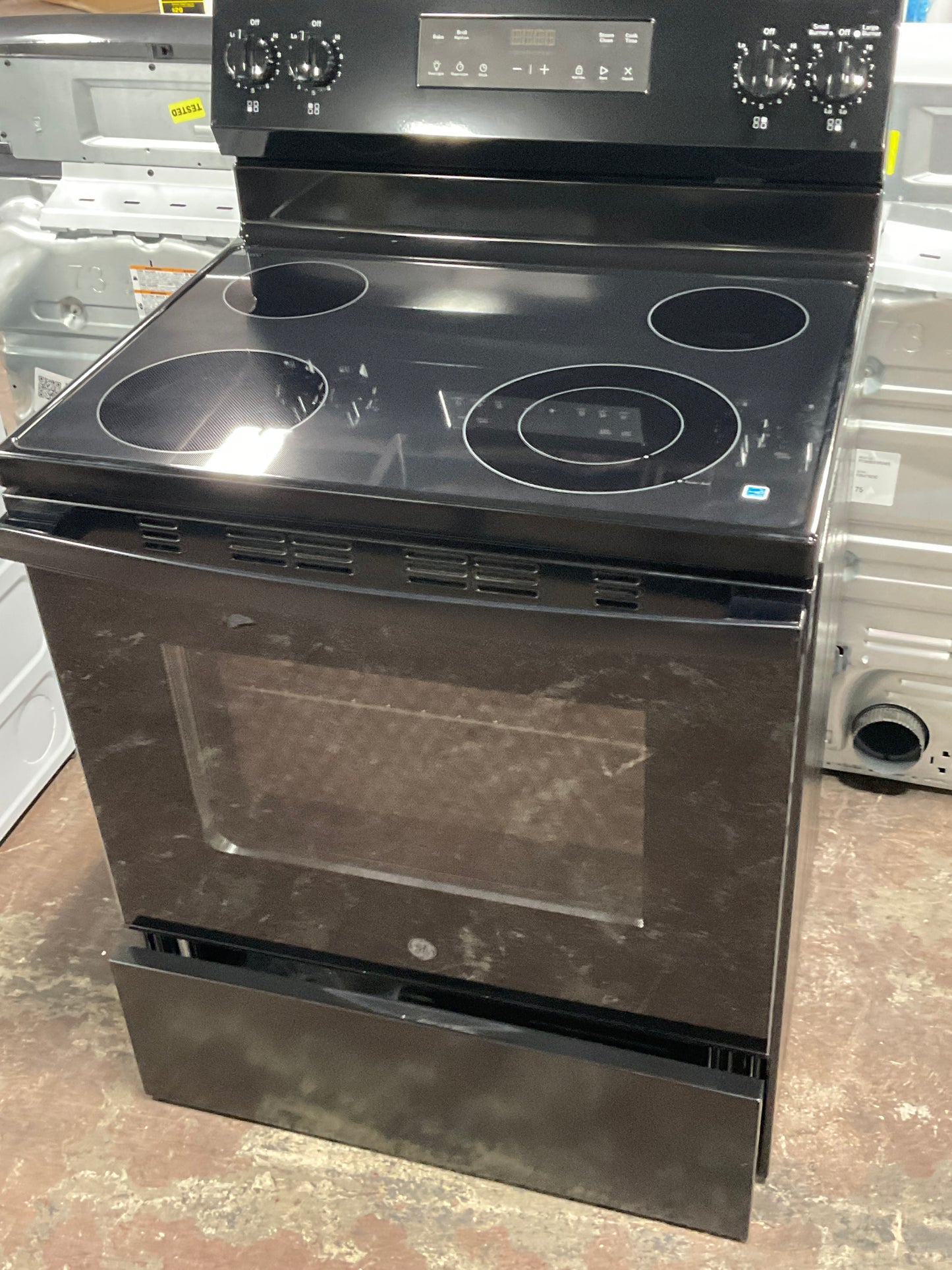 Front view, oven-door closed
