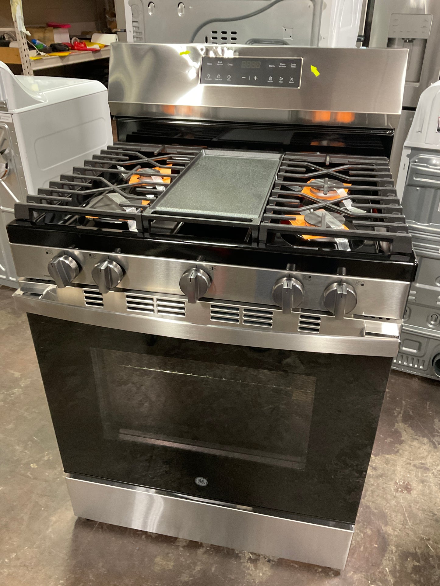 Front view, oven-door closed