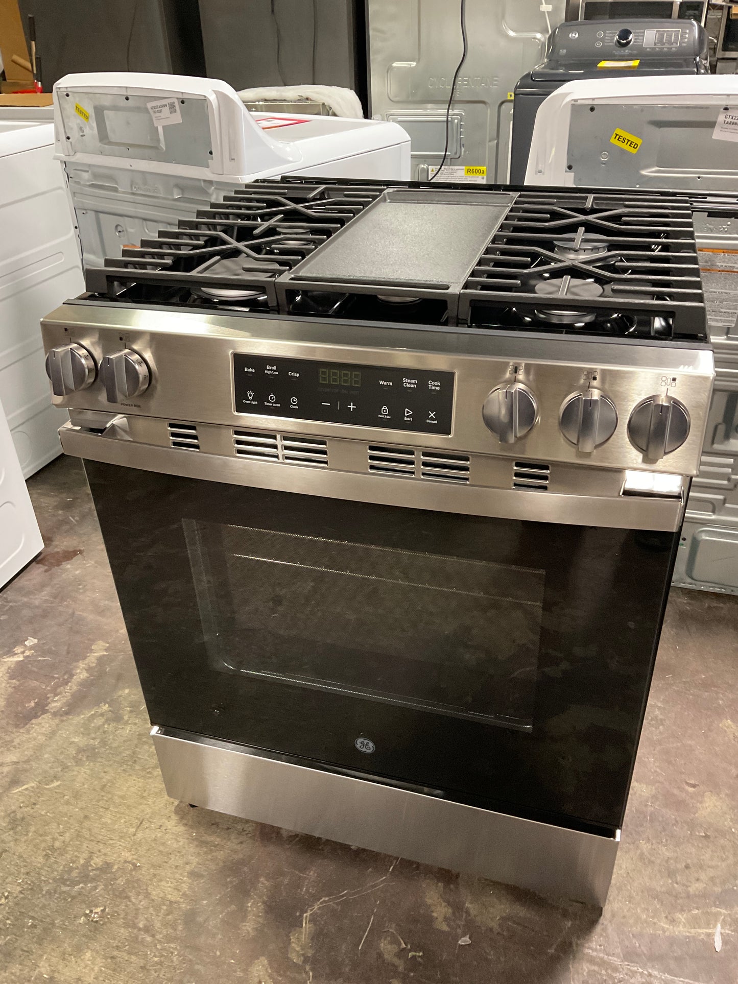 Front view, oven-door closed