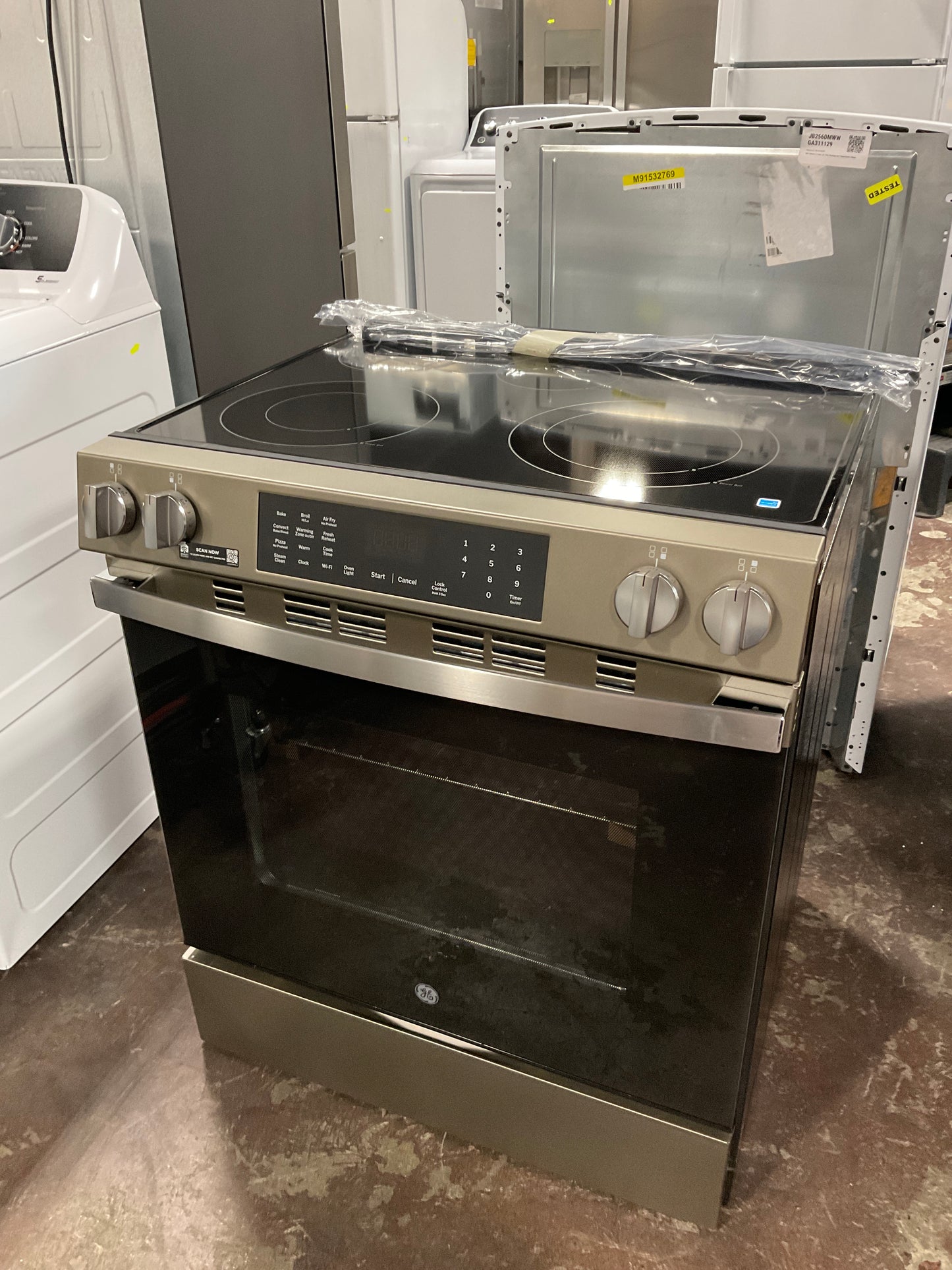 Front view, oven-door closed