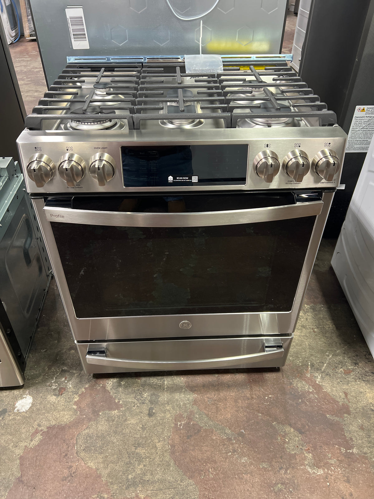 Front view, oven-door closed